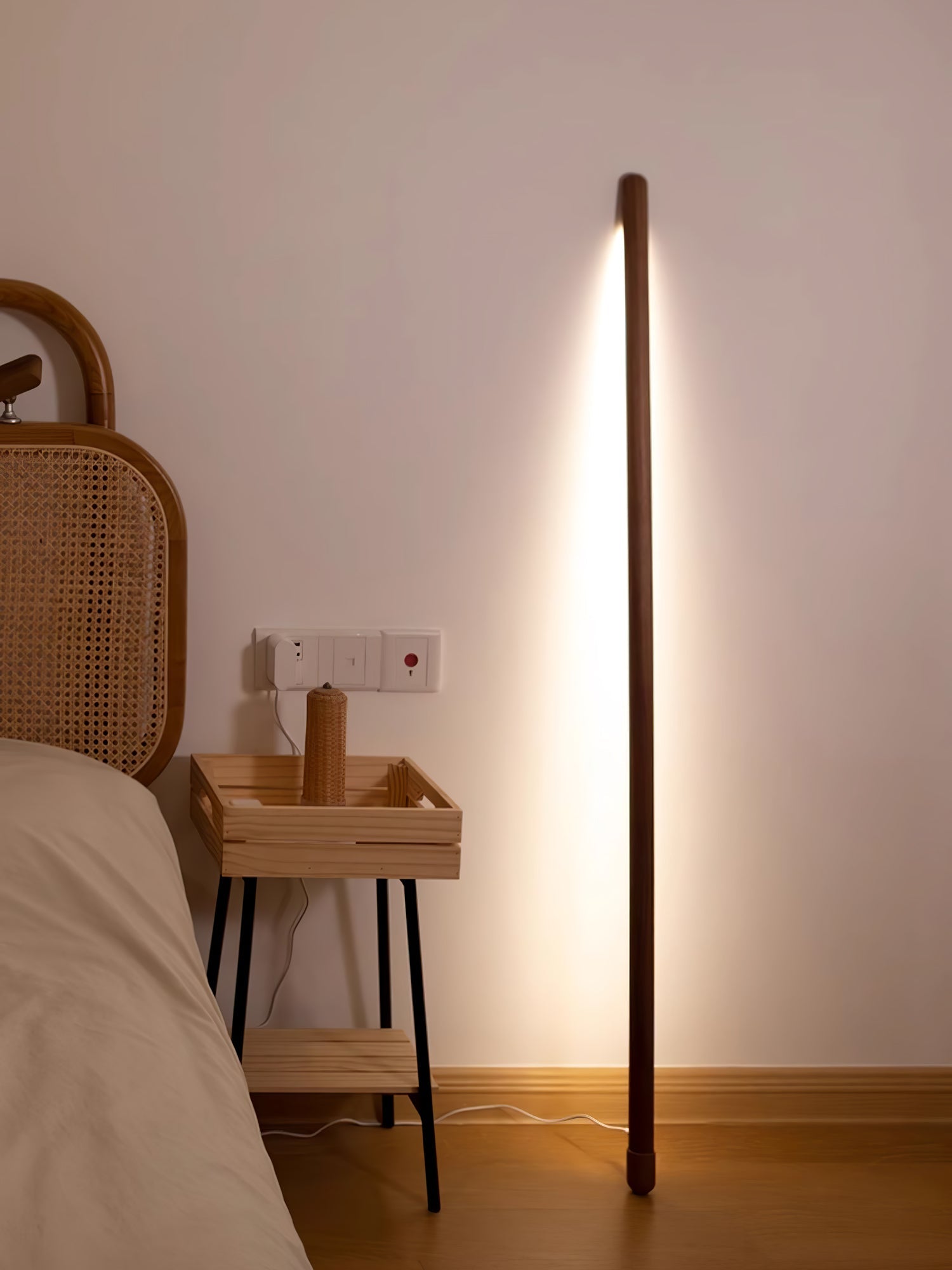 Echo Linear Modern Wood Floor Lamp-Neutral Decor