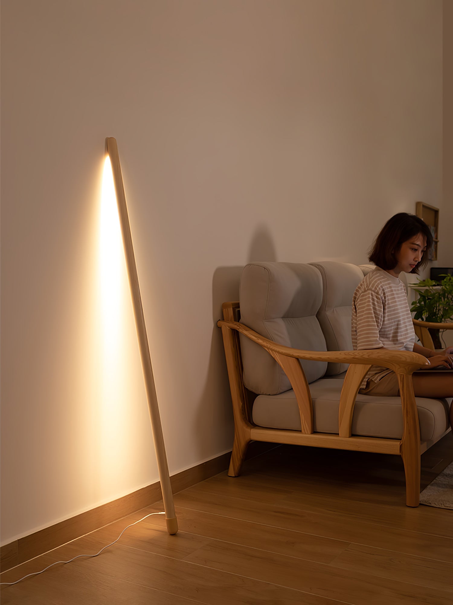 Echo Linear Modern Wood Floor Lamp-Neutral Decor