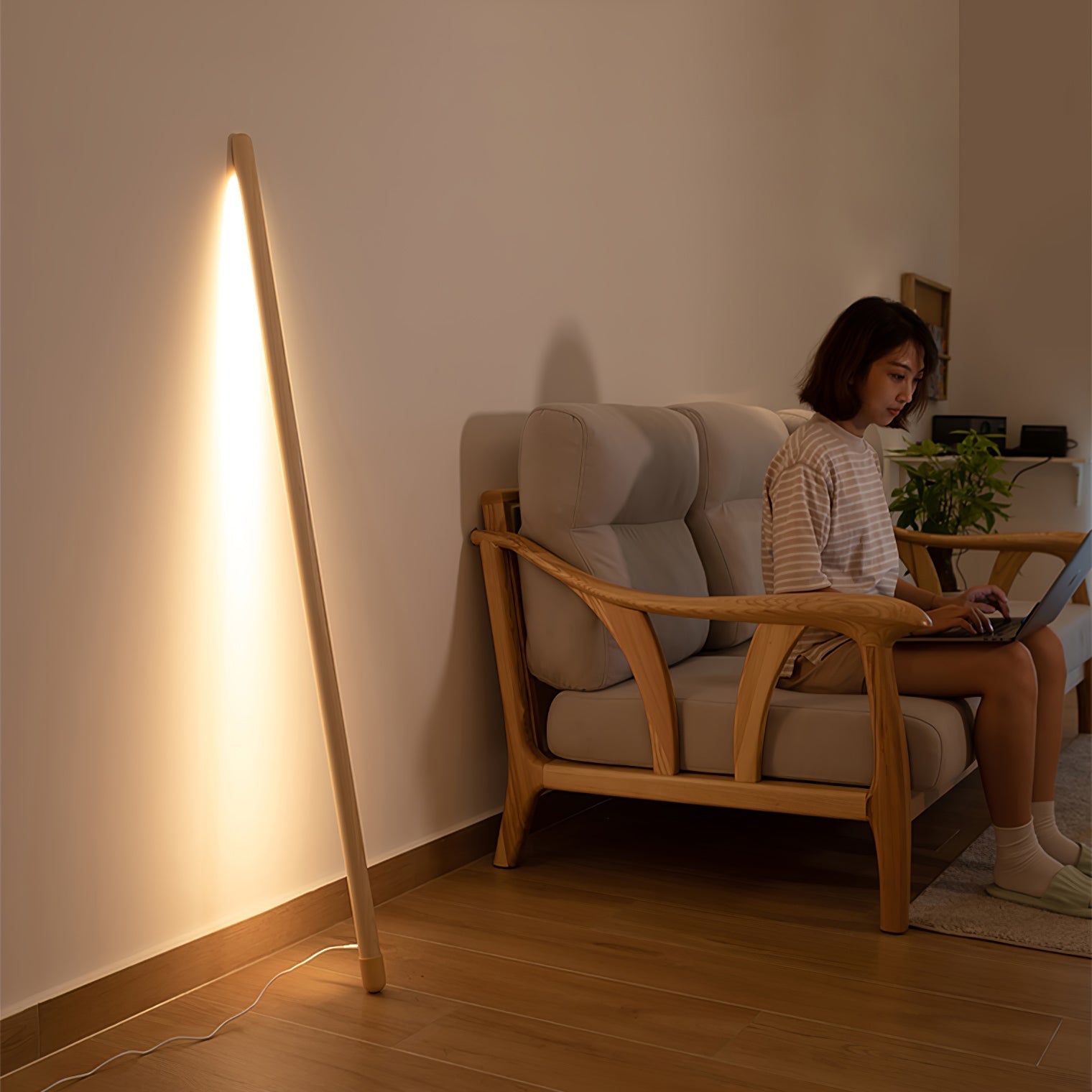 Echo Linear Modern Wood Floor Lamp-Neutral Decor