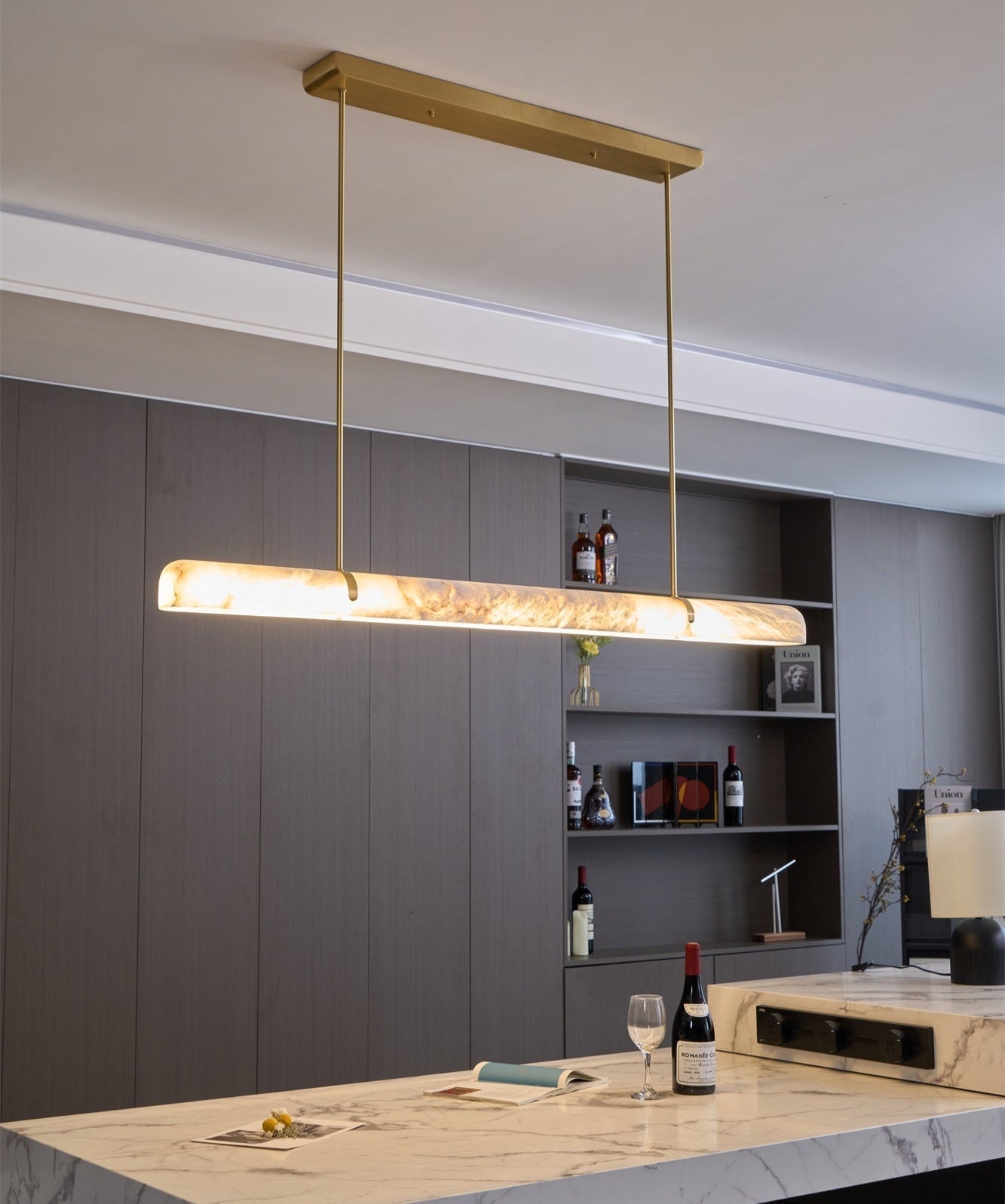 Ilraea Linear Alabaster Pendant-Neutral Decor