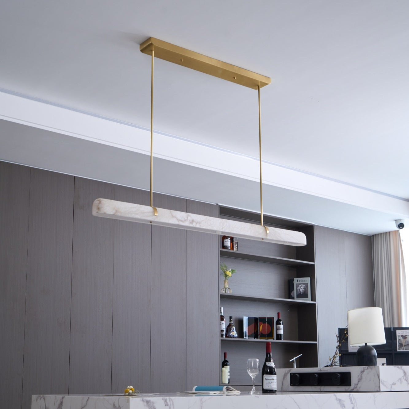 Ilraea Linear Alabaster Pendant-Neutral Decor