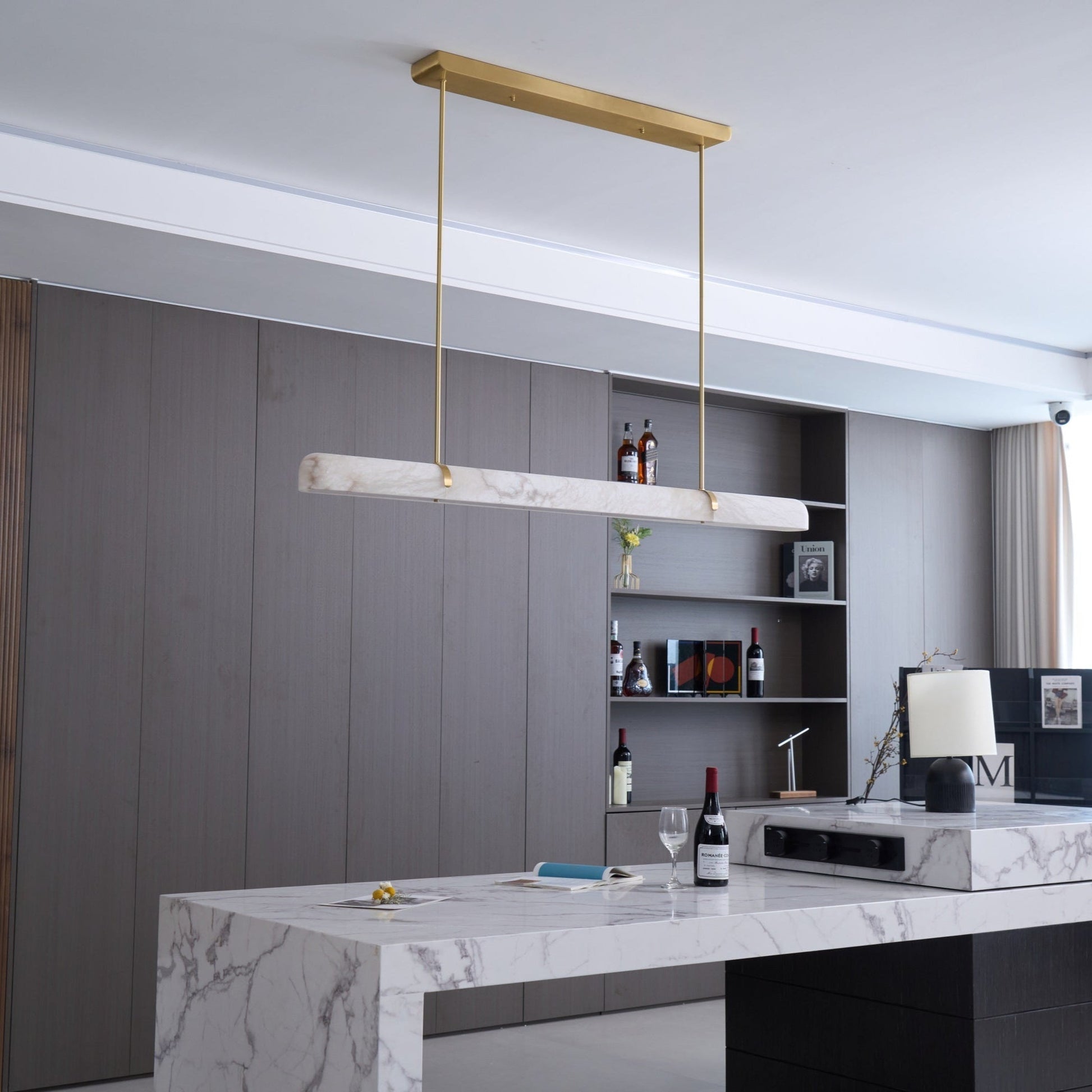 Ilraea Linear Alabaster Pendant-Neutral Decor