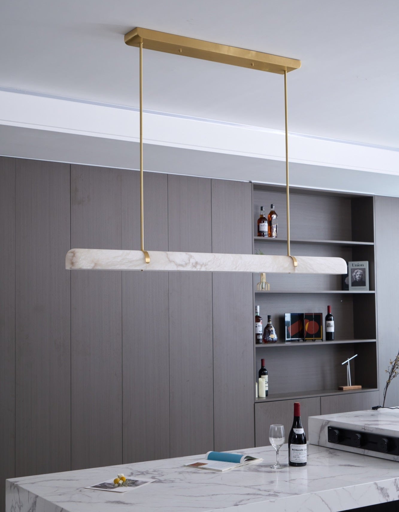 Ilraea Linear Alabaster Pendant-Neutral Decor