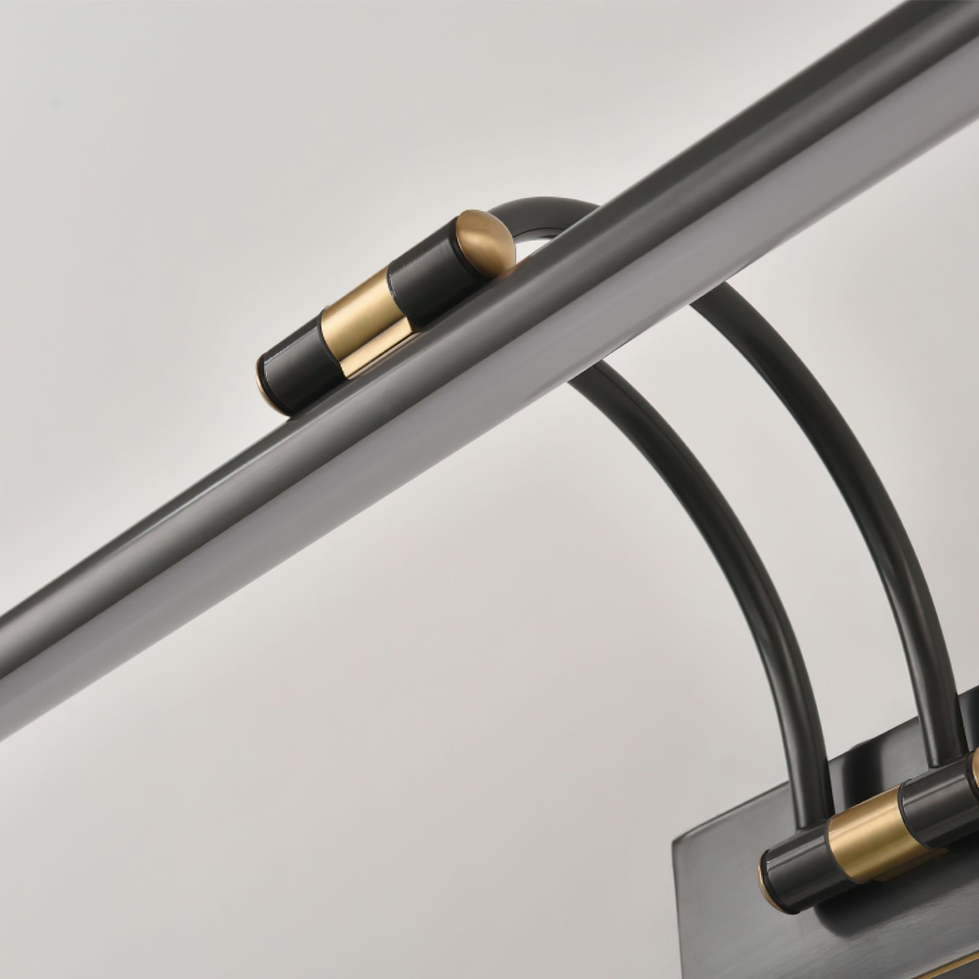 Valem Linear Vanity Brass Wall Light-Neutral Decor