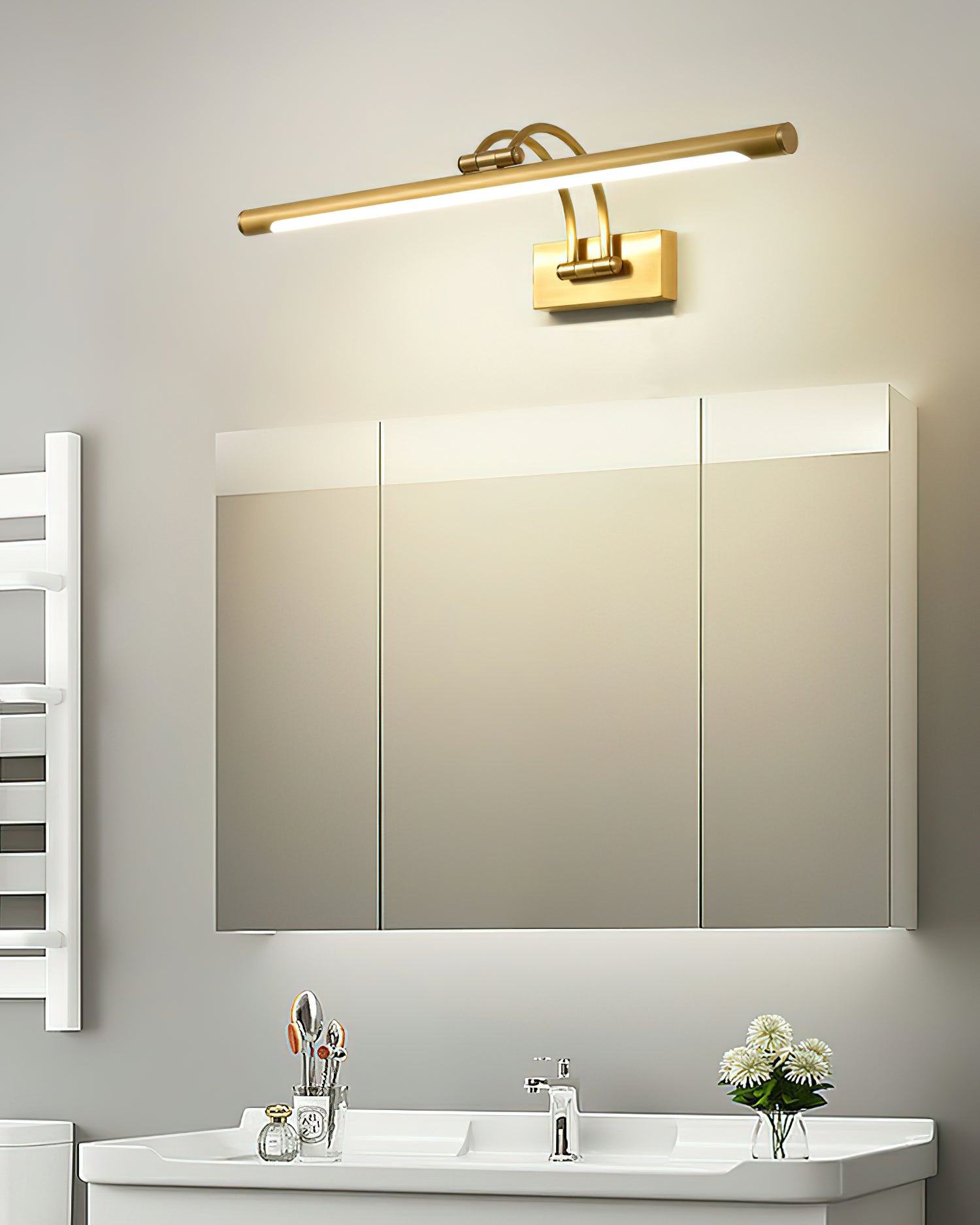 Valem Linear Vanity Brass Wall Light-Neutral Decor