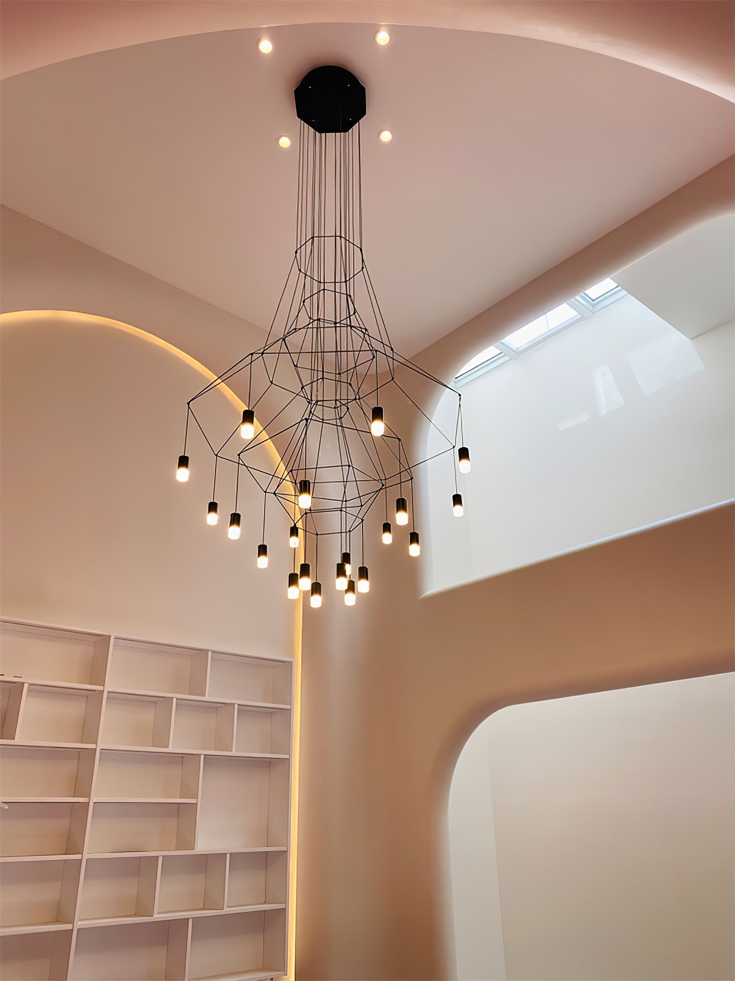 Tevenq Chandelier Lines Black Wireframe LED-Neutral Decor