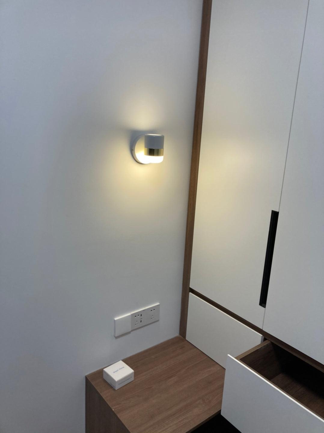 Lustra Wall Lamp Black Glass Adjustable-Neutral Decor