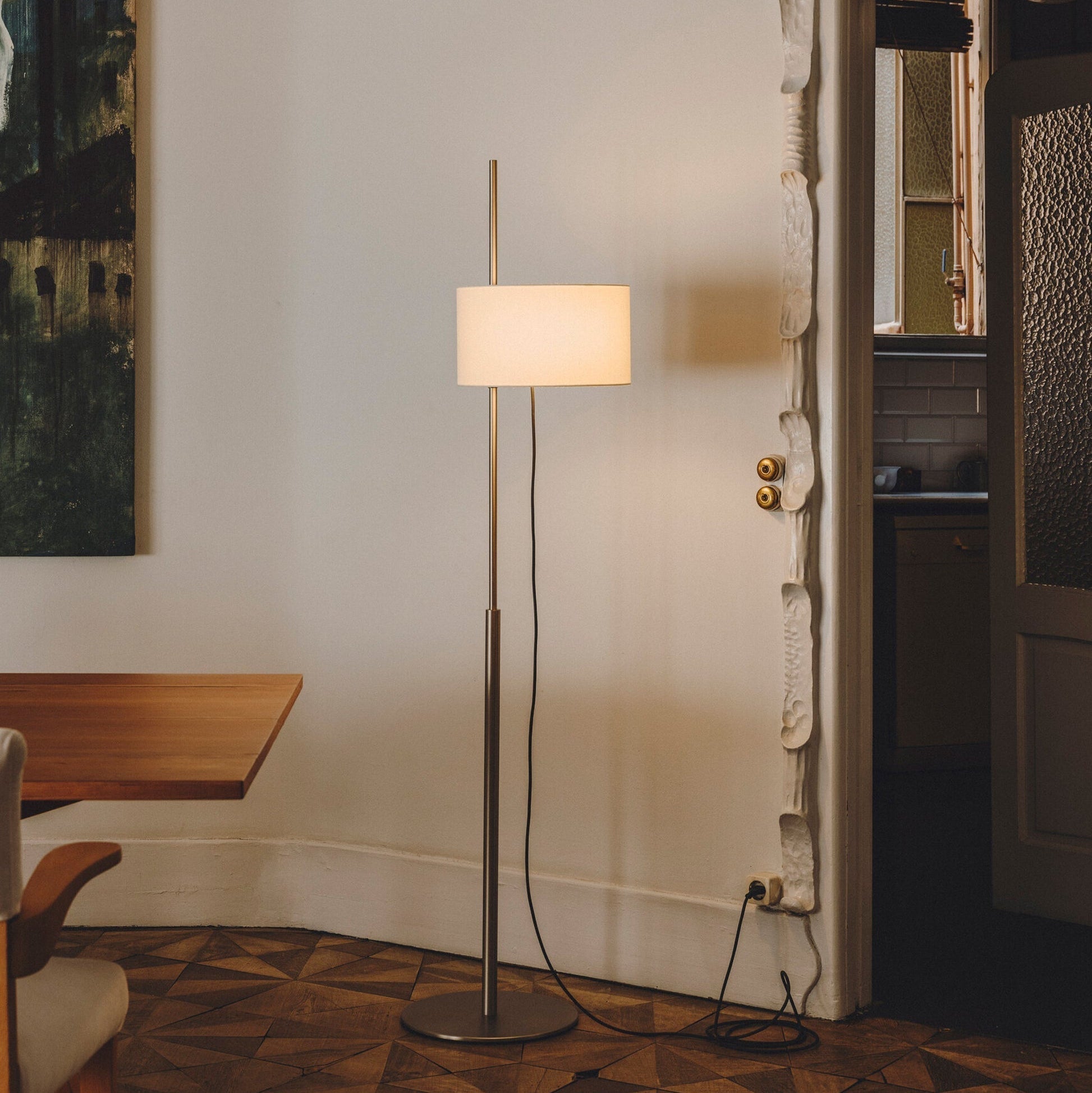 Nora Minimalist Floor Lamp-Neutral Decor