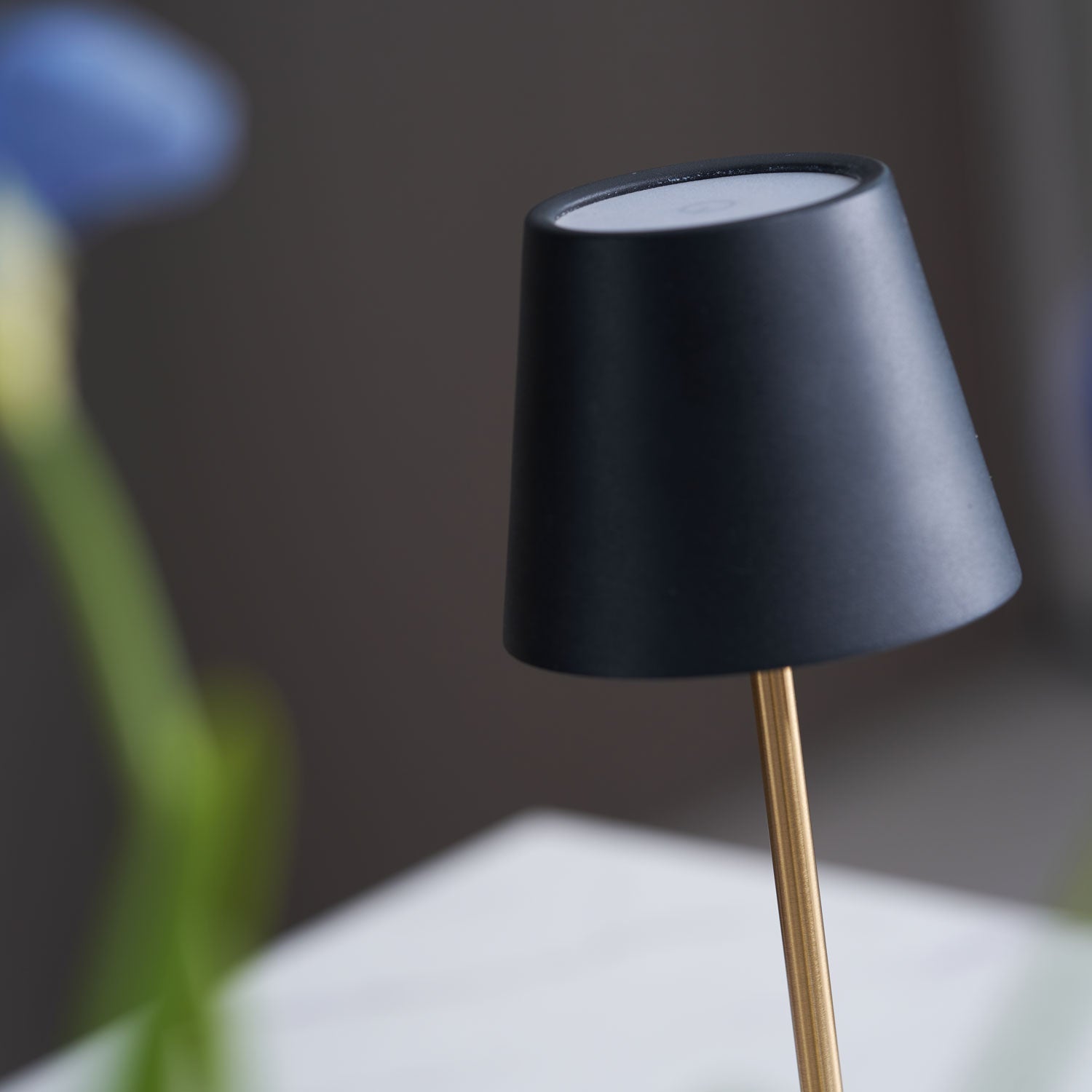 Penny Minimalist Table Lamp-Neutral Decor