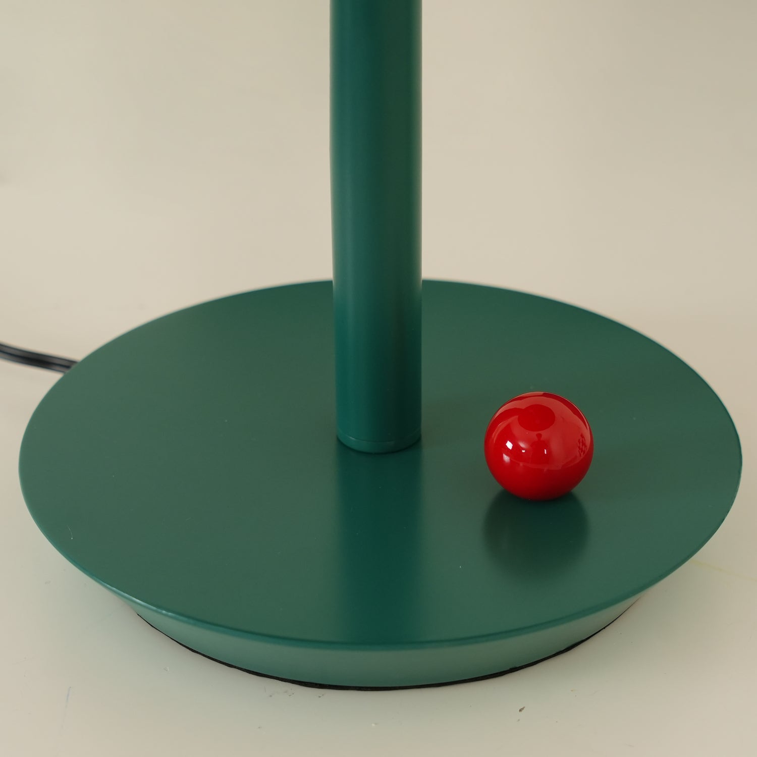 Sirixon Modern Table Lamp-Neutral Decor