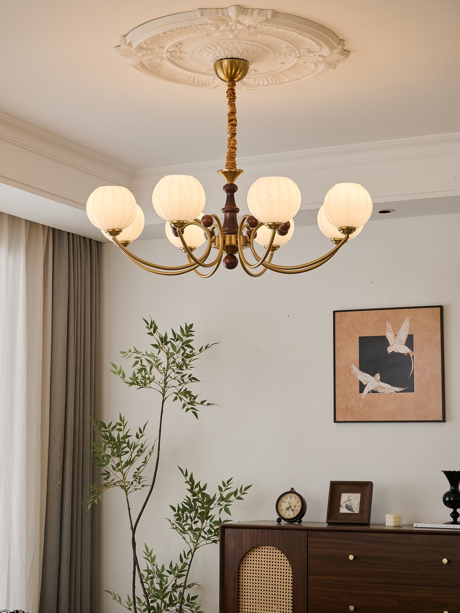 Omirara Traditional Elegance Vintage Wood Chandelier-Neutral Decor