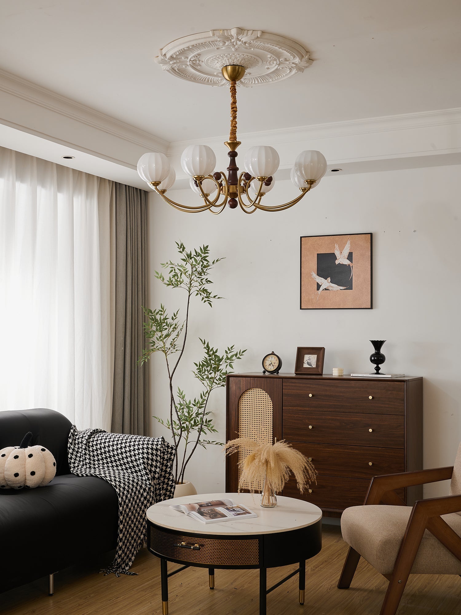 Omirara Traditional Elegance Vintage Wood Chandelier-Neutral Decor
