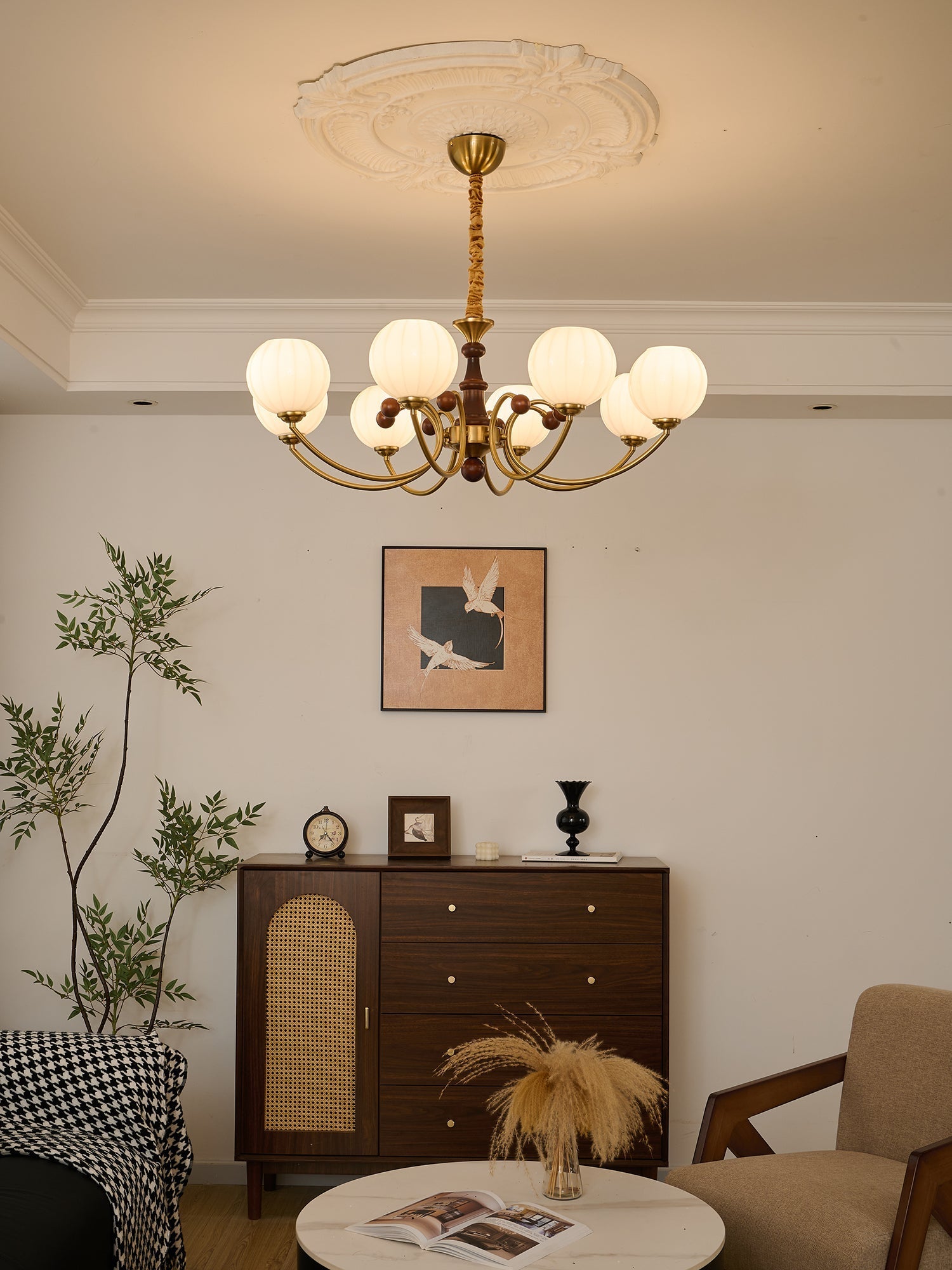 Omirara Traditional Elegance Vintage Wood Chandelier-Neutral Decor