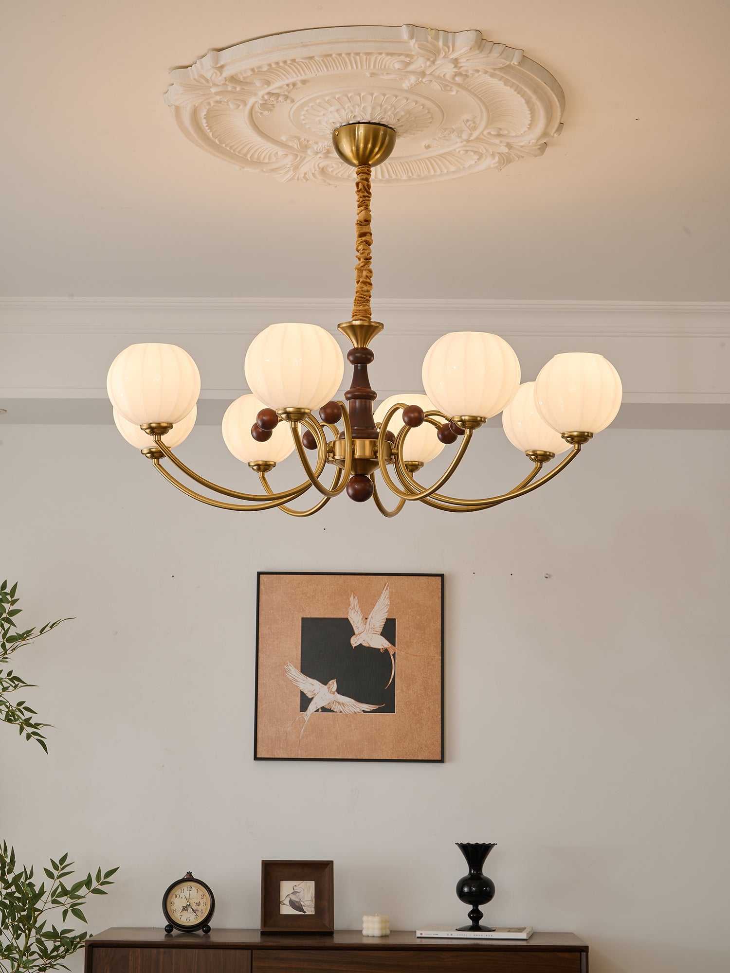 Omirara Traditional Elegance Vintage Wood Chandelier-Neutral Decor