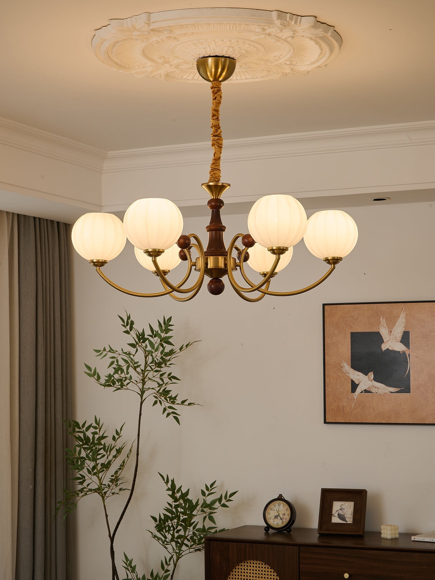 Omirara Traditional Elegance Vintage Wood Chandelier-Neutral Decor