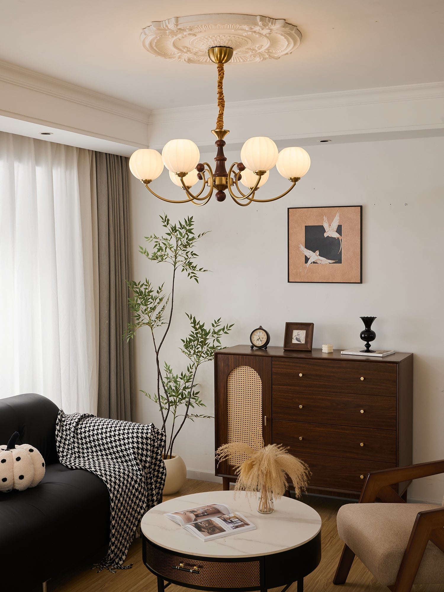 Omirara Traditional Elegance Vintage Wood Chandelier-Neutral Decor