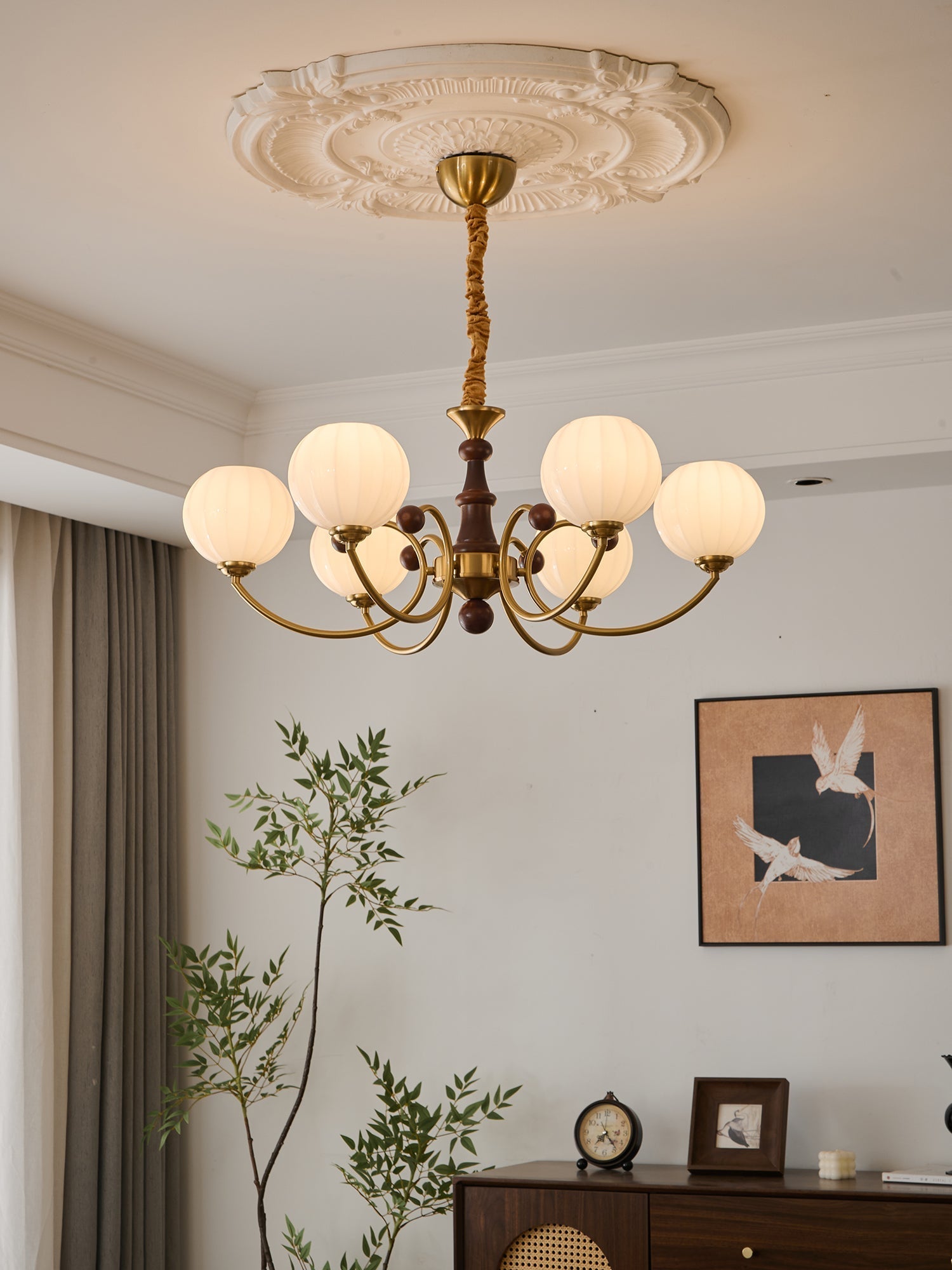 Omirara Traditional Elegance Vintage Wood Chandelier-Neutral Decor