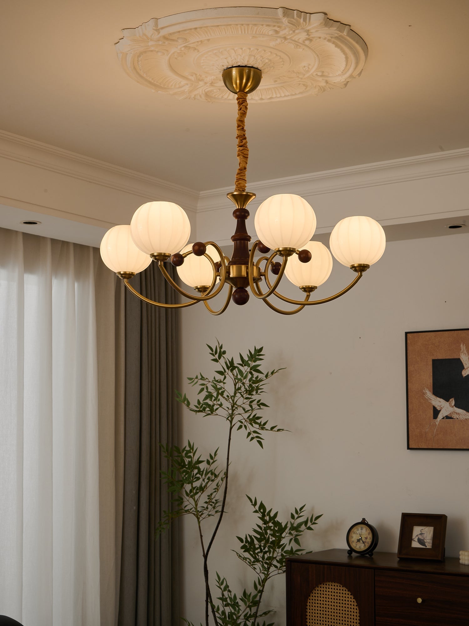 Omirara Traditional Elegance Vintage Wood Chandelier-Neutral Decor