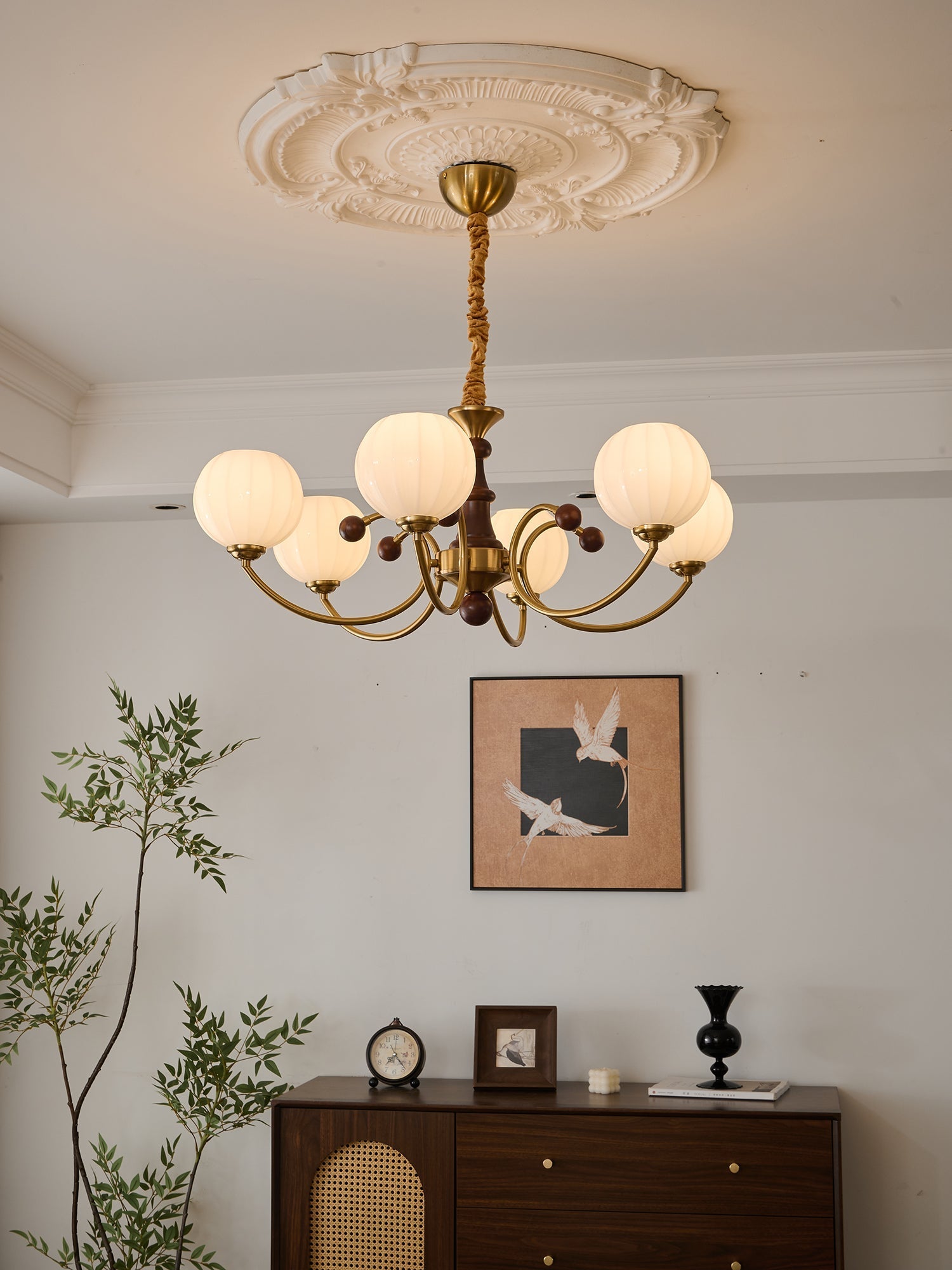 Omirara Traditional Elegance Vintage Wood Chandelier-Neutral Decor