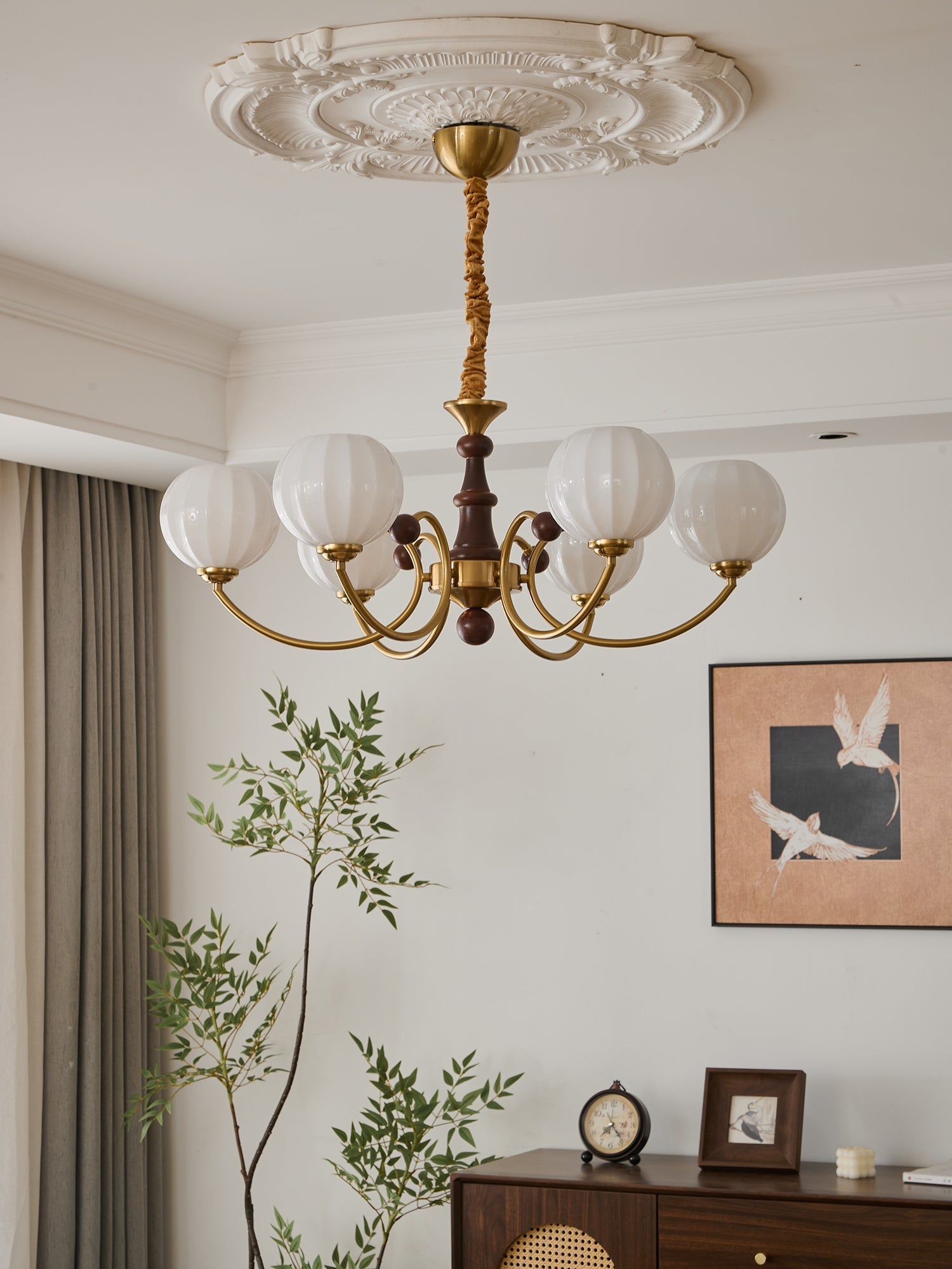Omirara Traditional Elegance Vintage Wood Chandelier-Neutral Decor