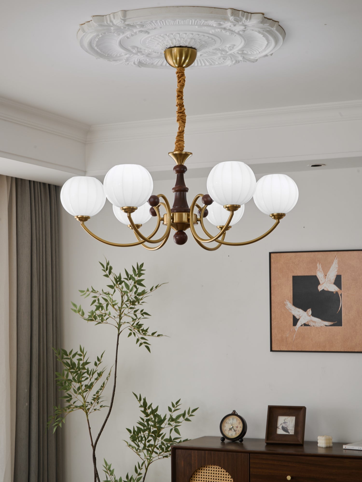 Omirara Traditional Elegance Vintage Wood Chandelier-Neutral Decor