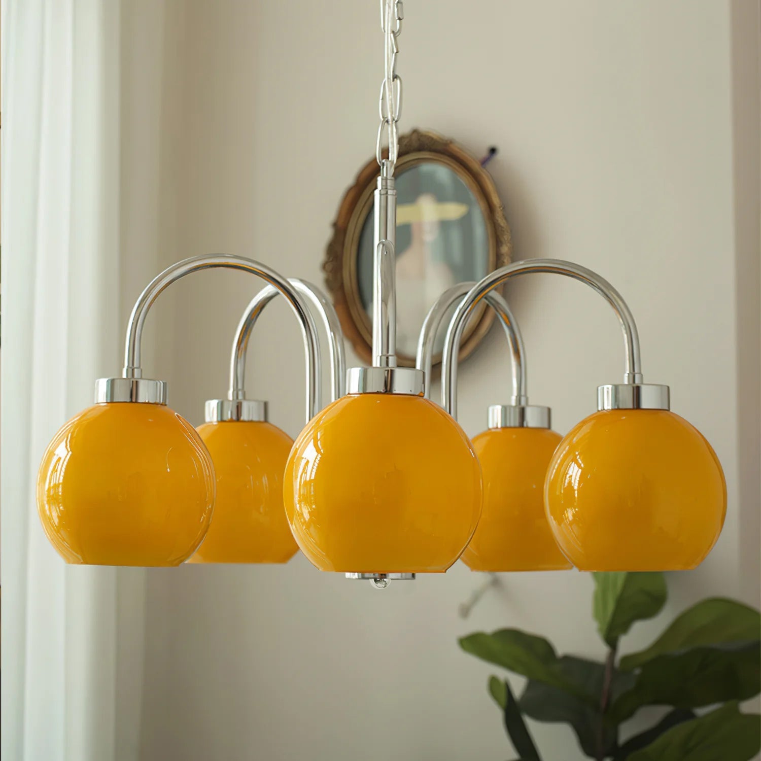 Lustra Chandelier Yellow Glass Globes-Neutral Decor