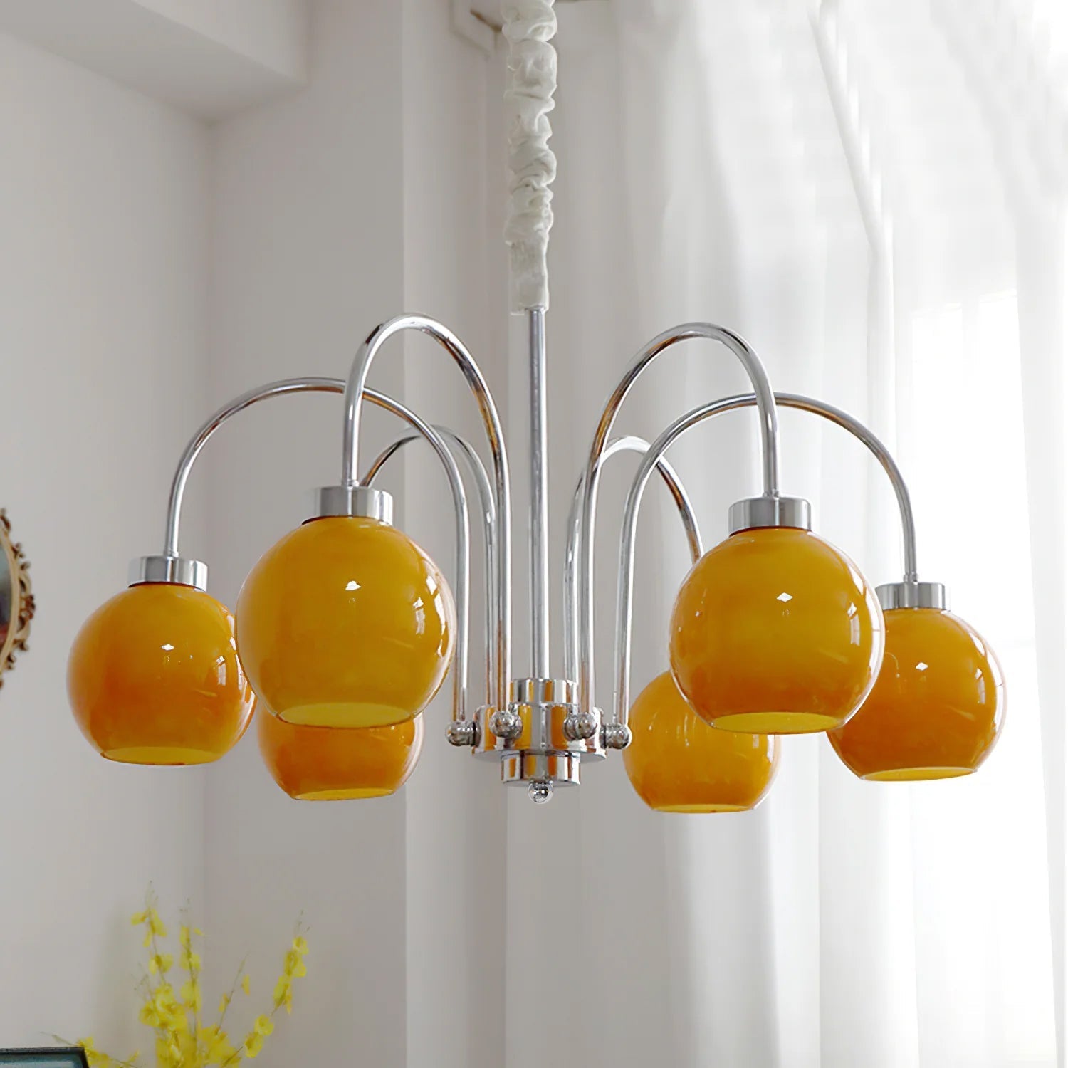 Lustra Chandelier Yellow Glass Globes-Neutral Decor