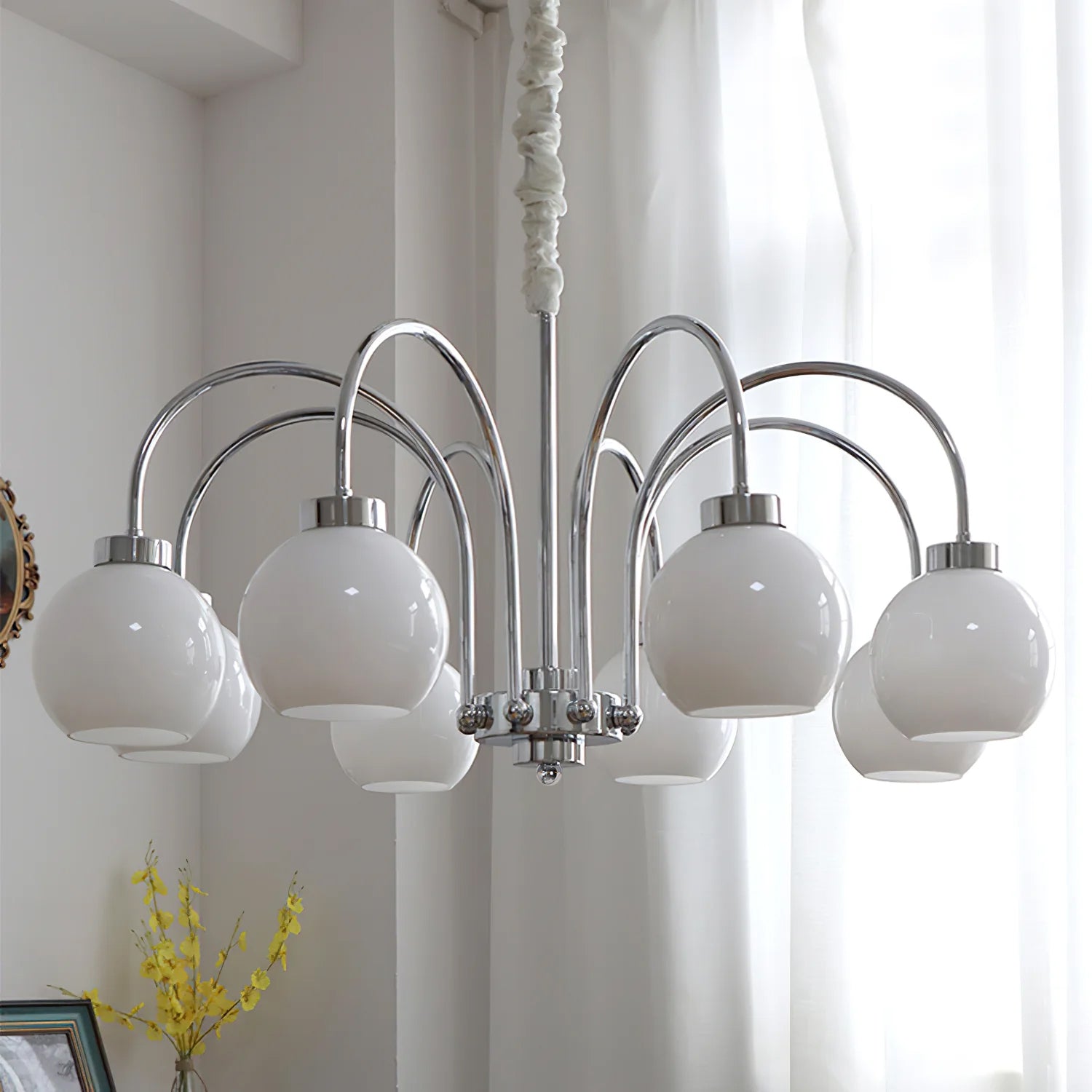 Lustra Chandelier Yellow Glass Globes-Neutral Decor