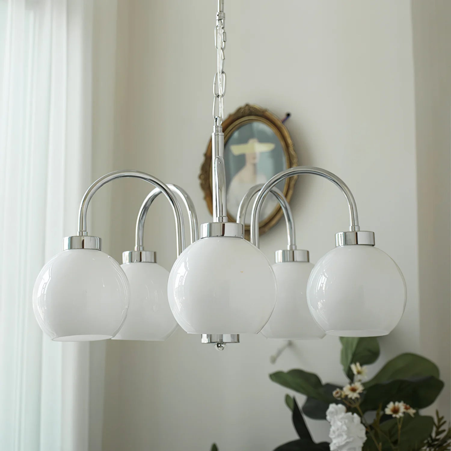 Lustra Chandelier Yellow Glass Globes-Neutral Decor