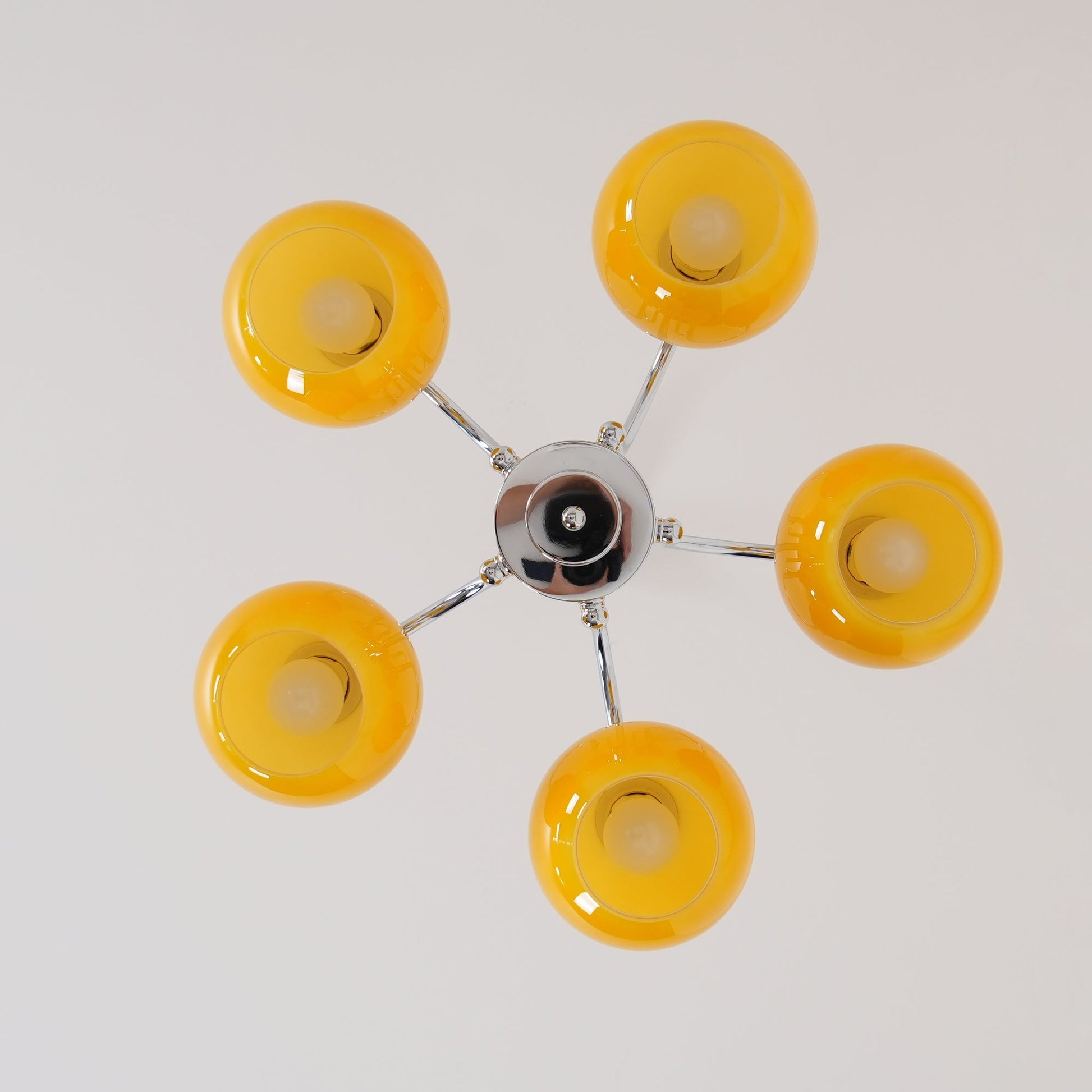 Lustra Chandelier Yellow Glass Globes-Neutral Decor