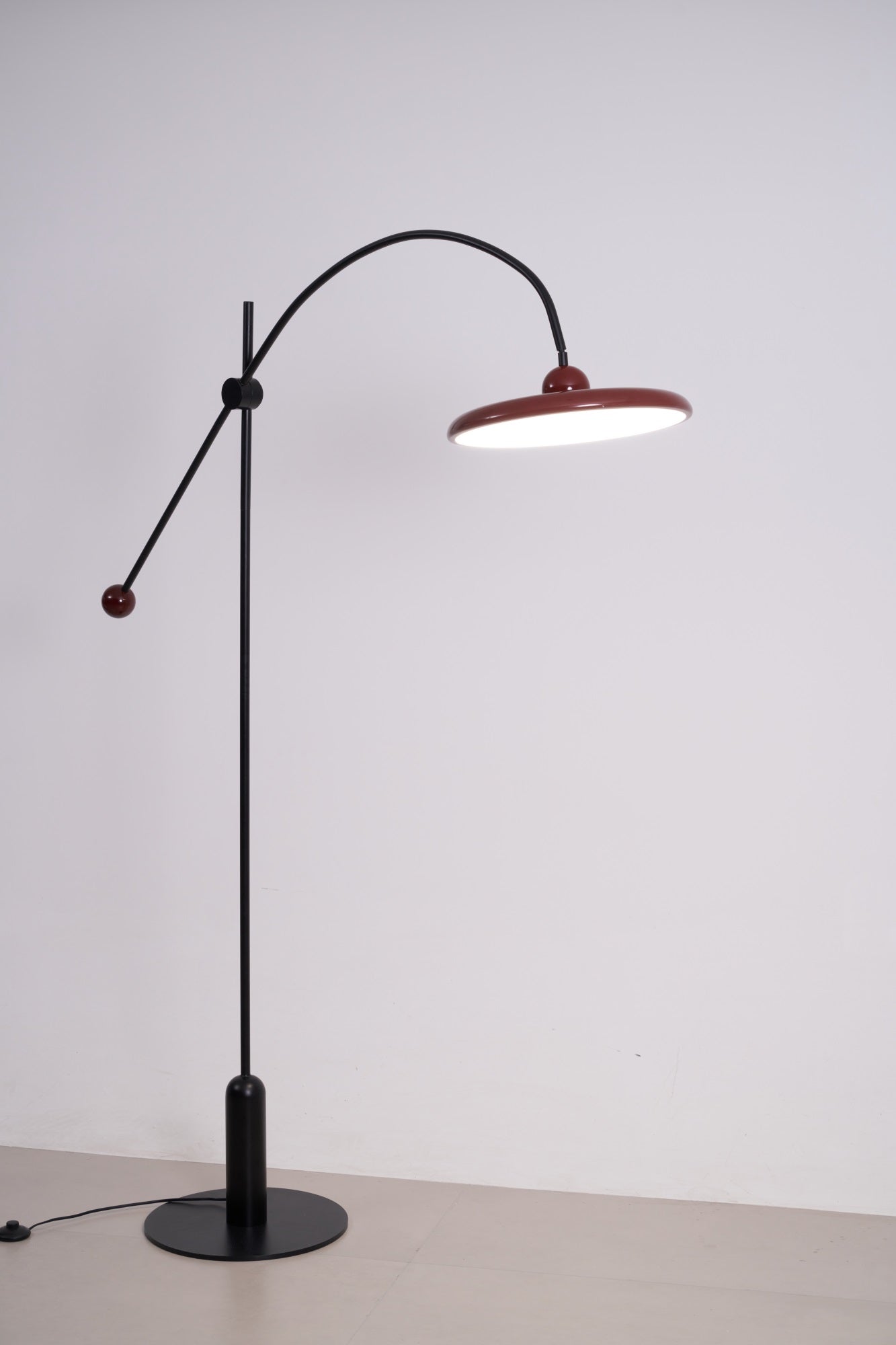 Arc Modern Floor Lamp-Neutral Decor