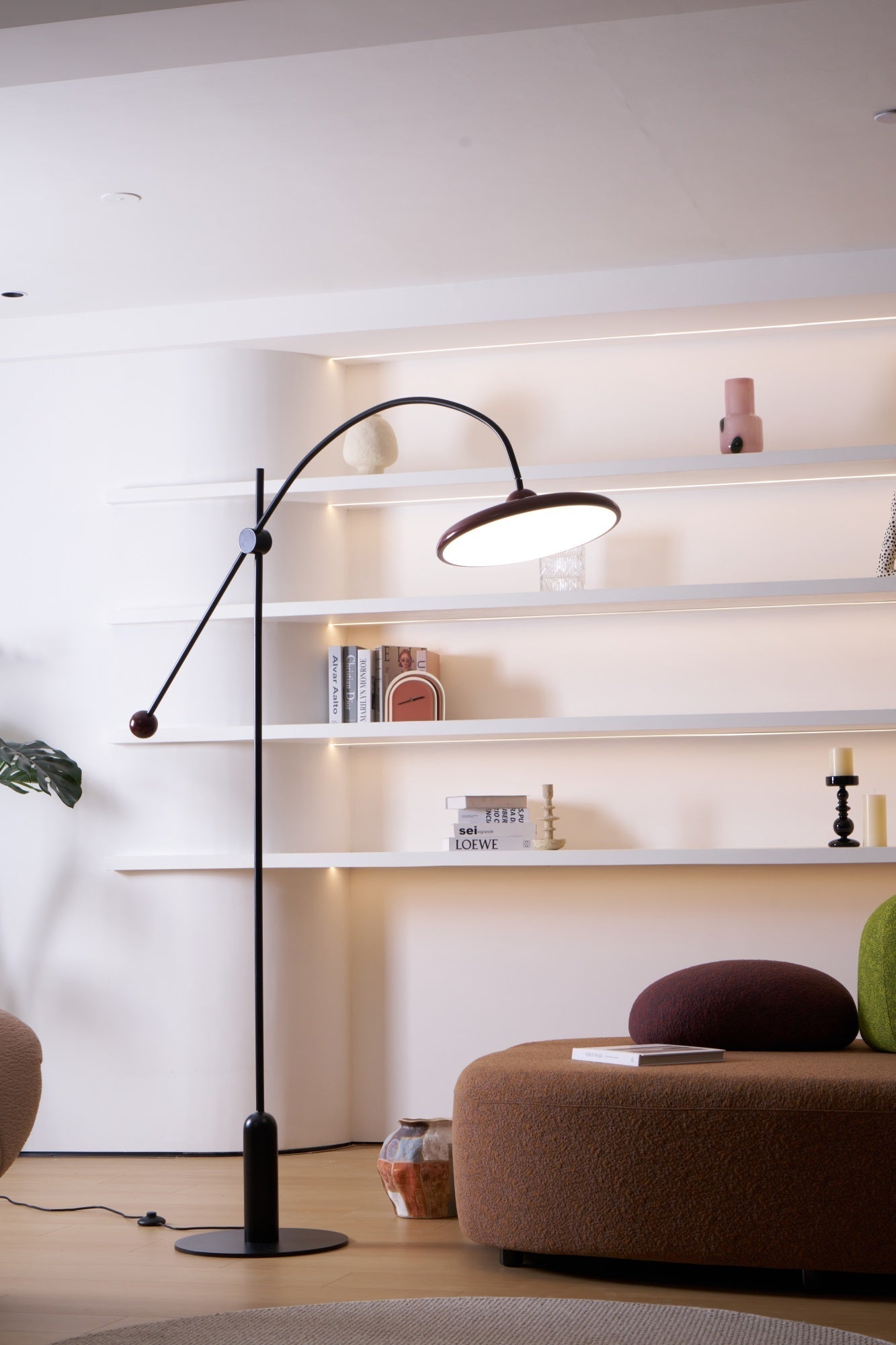 Arc Modern Floor Lamp-Neutral Decor