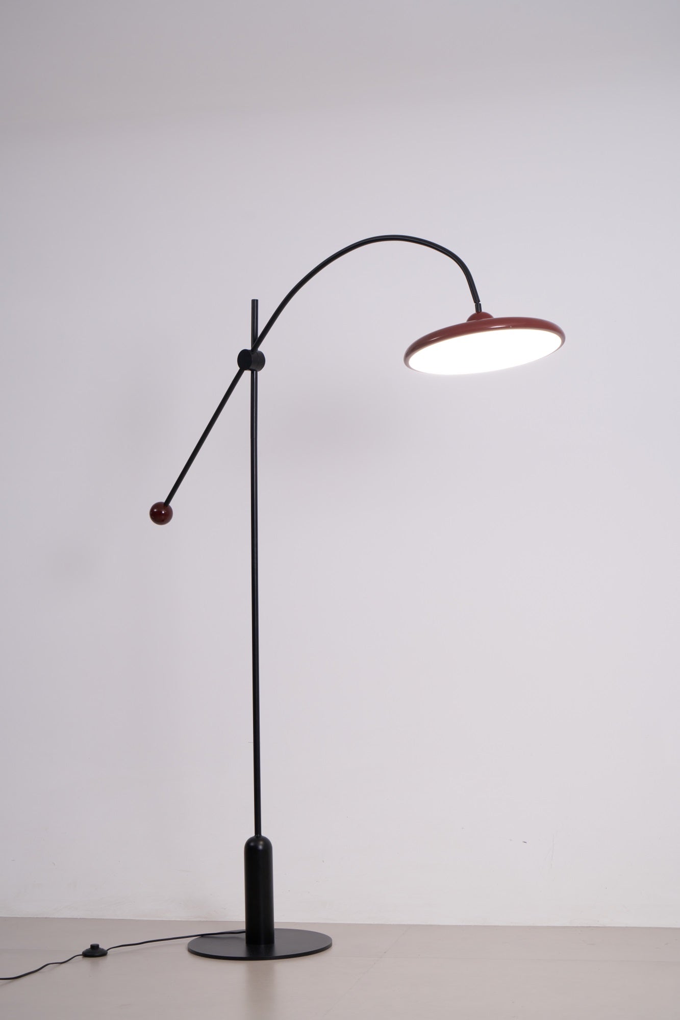 Arc Modern Floor Lamp-Neutral Decor