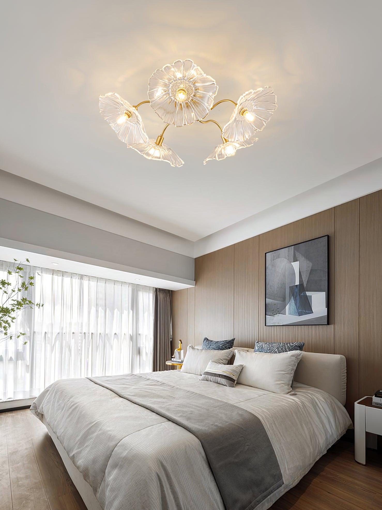 Solara Ceiling Lamp Leaf Glass with Brass Elegant-Neutral Decor