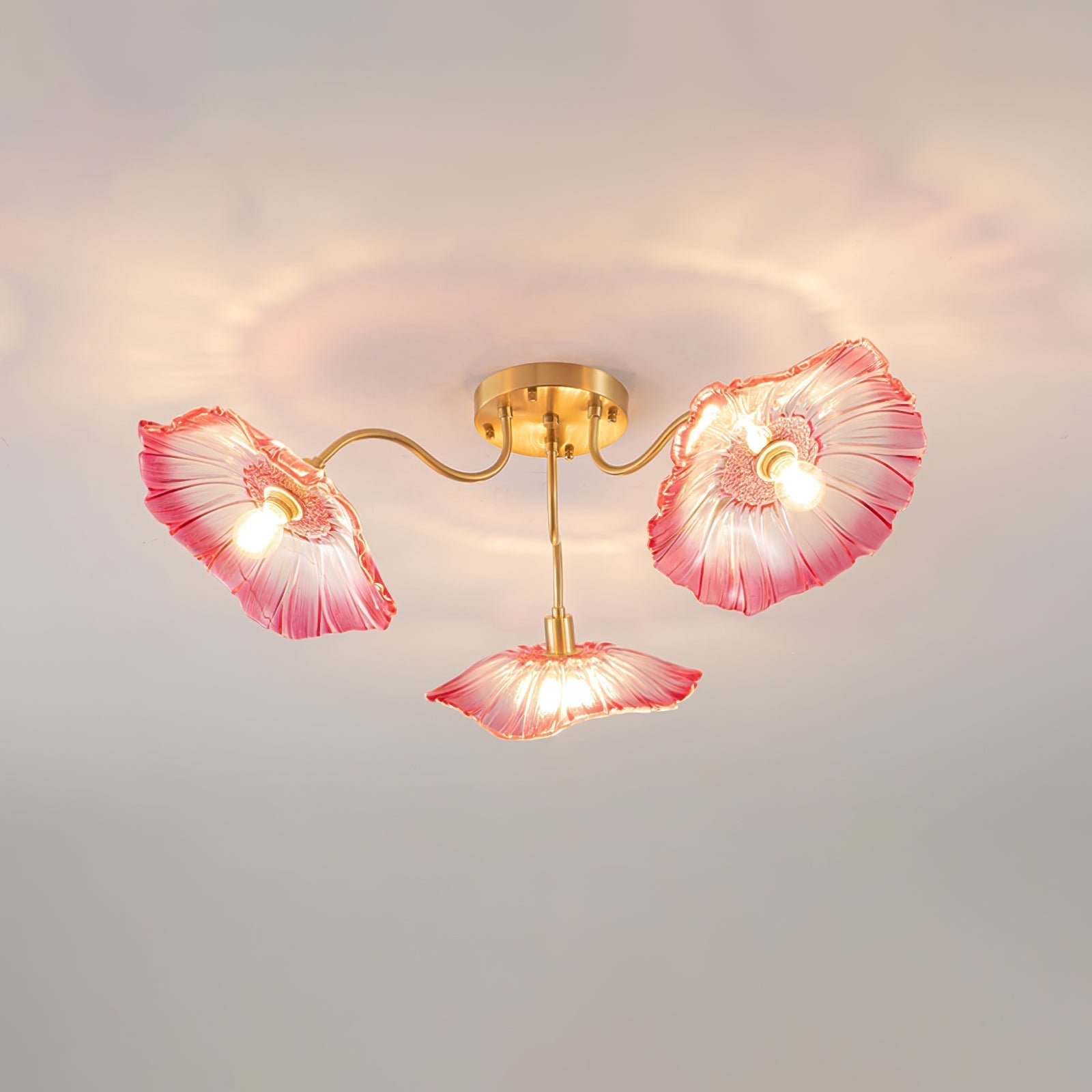 Solara Ceiling Lamp Leaf Glass with Brass Elegant-Neutral Decor