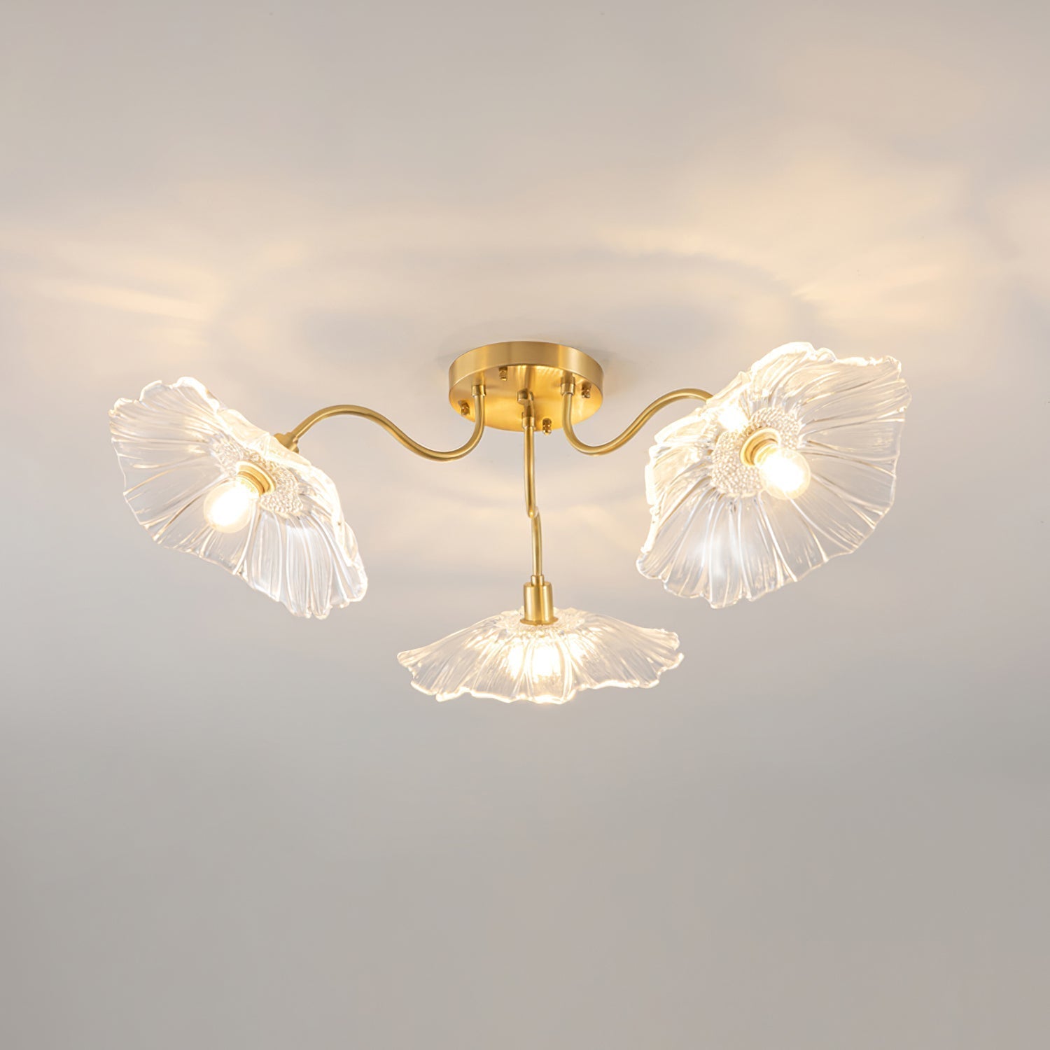 Solara Ceiling Lamp Leaf Glass with Brass Elegant-Neutral Decor