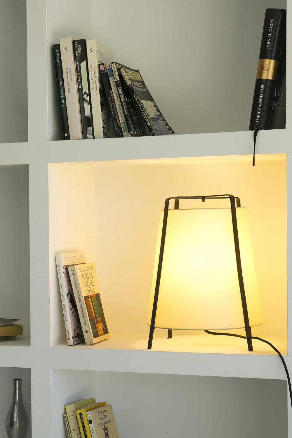 Zild Fabric Scandinavian Table Lamp-Neutral Decor
