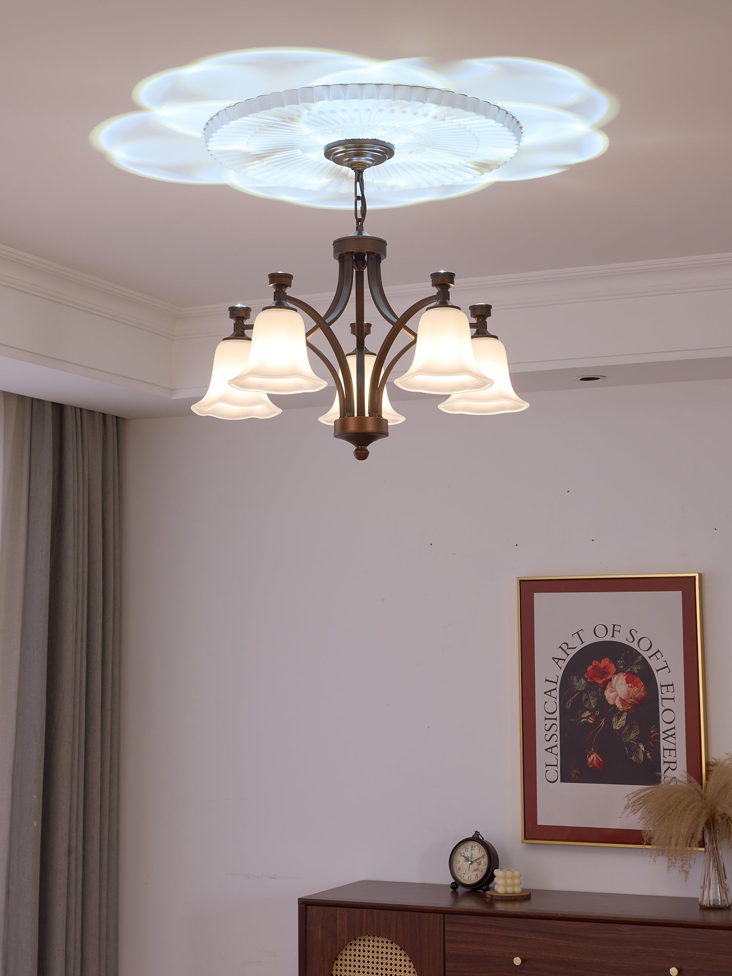 Viloros Traditional Premium Bell Glass Chandelier-Neutral Decor