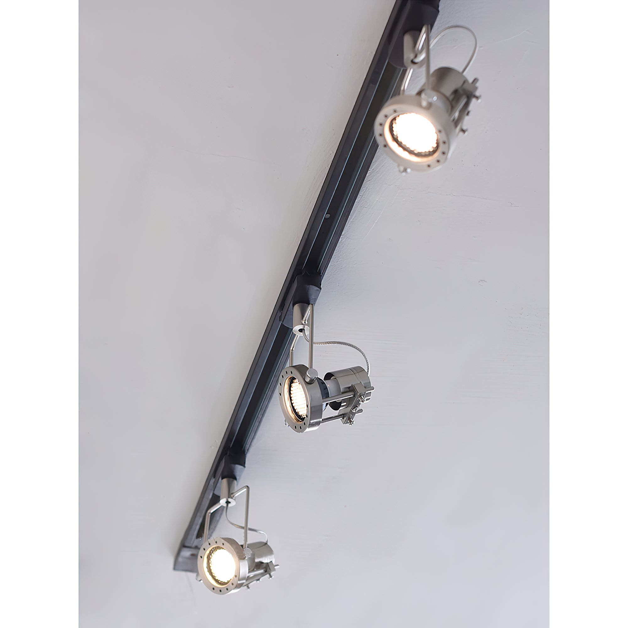 Diagram showing dimensions of the single-head Lucide track light.