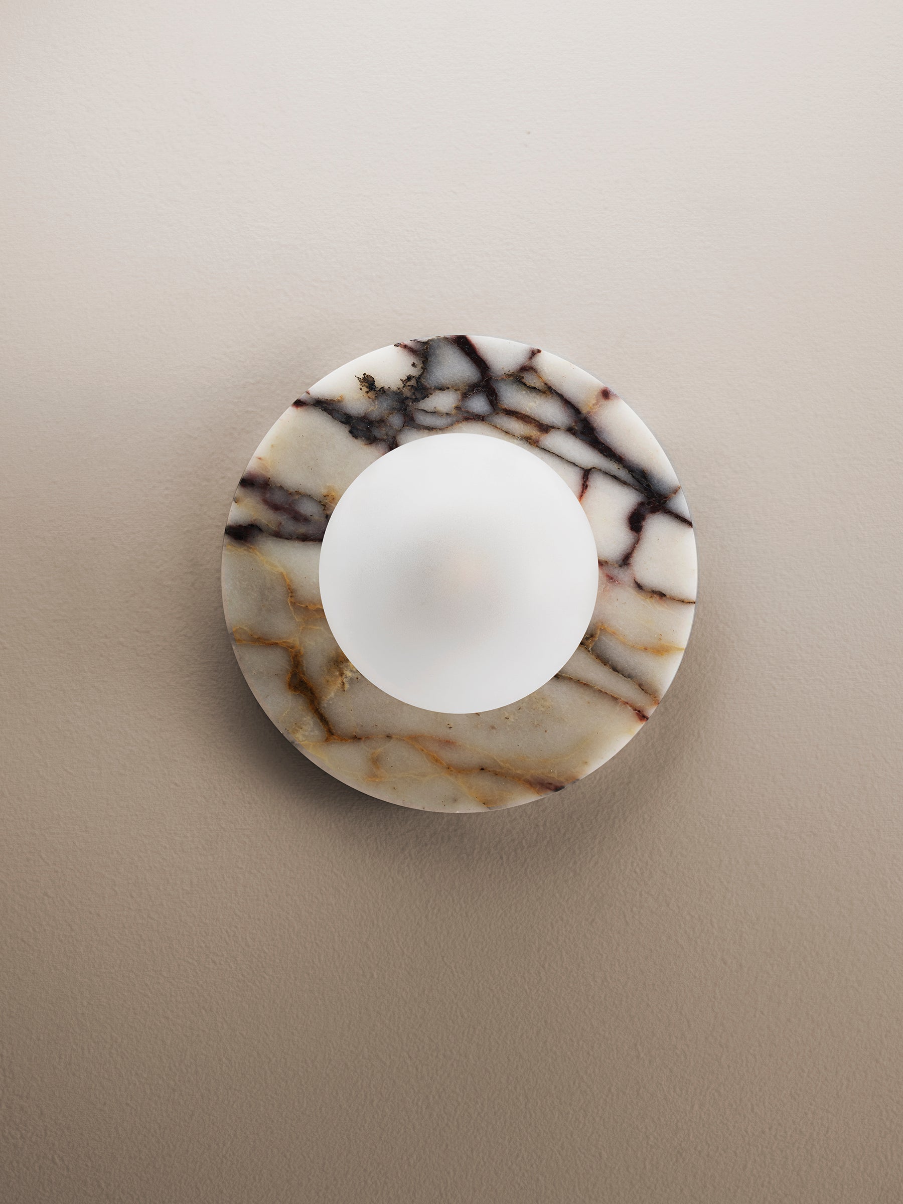 Arthaen Wall Lamp