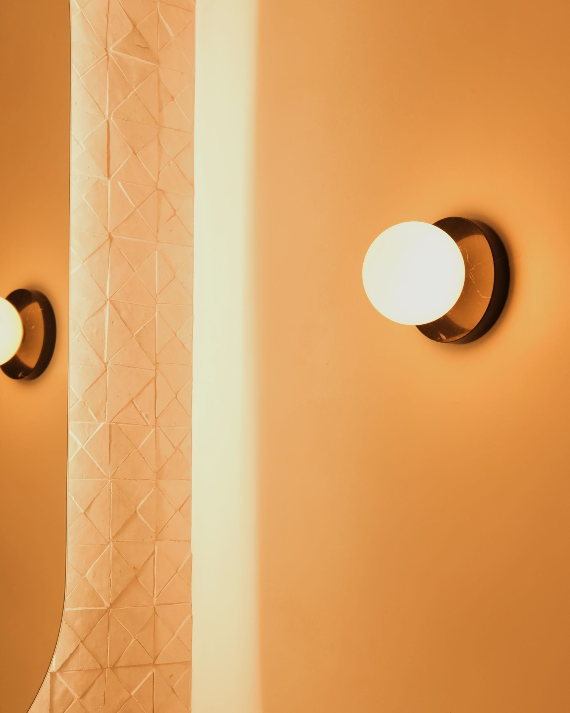 Arthaen Wall Lamp