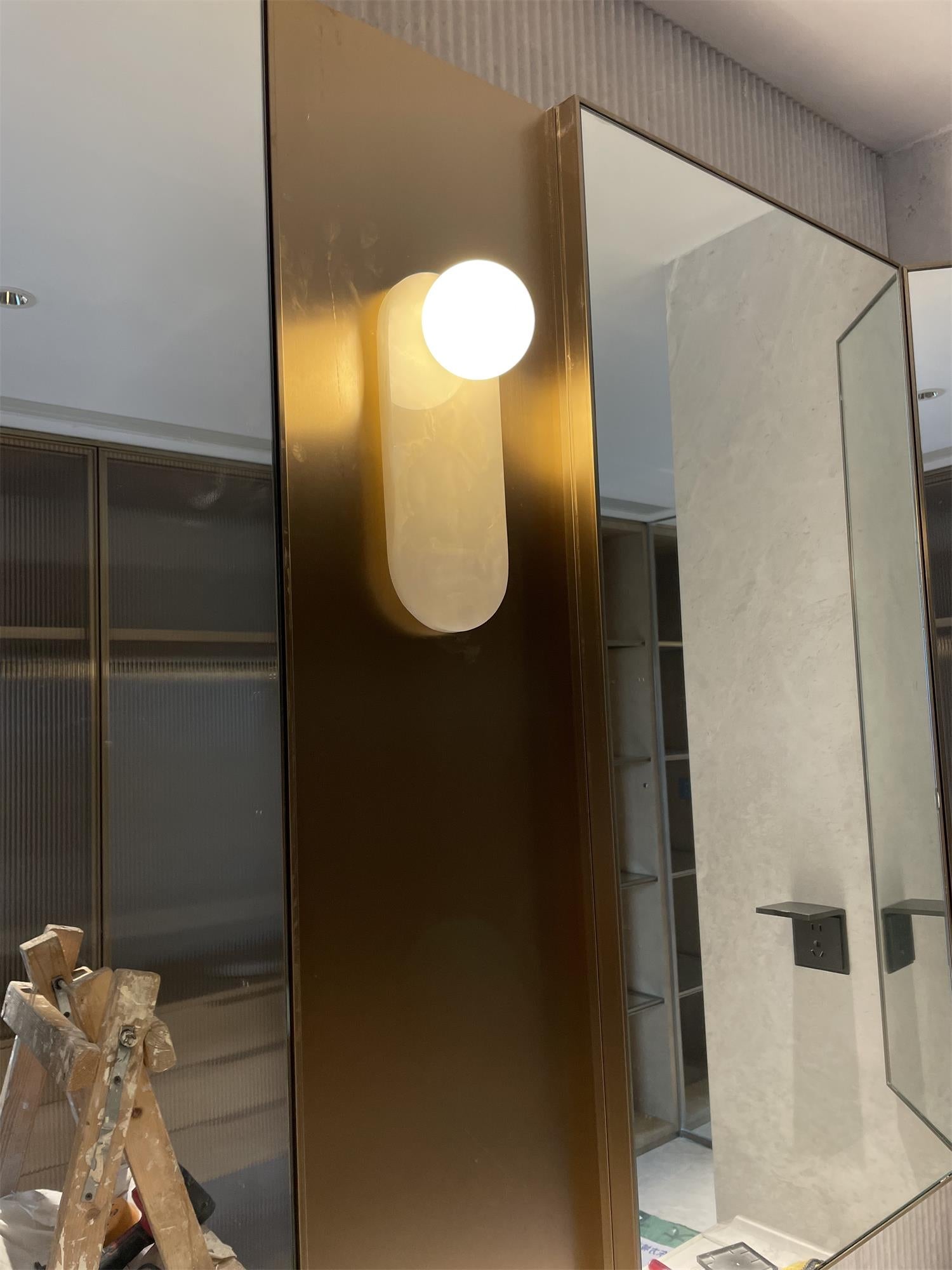 Syraeia Wall Lamp