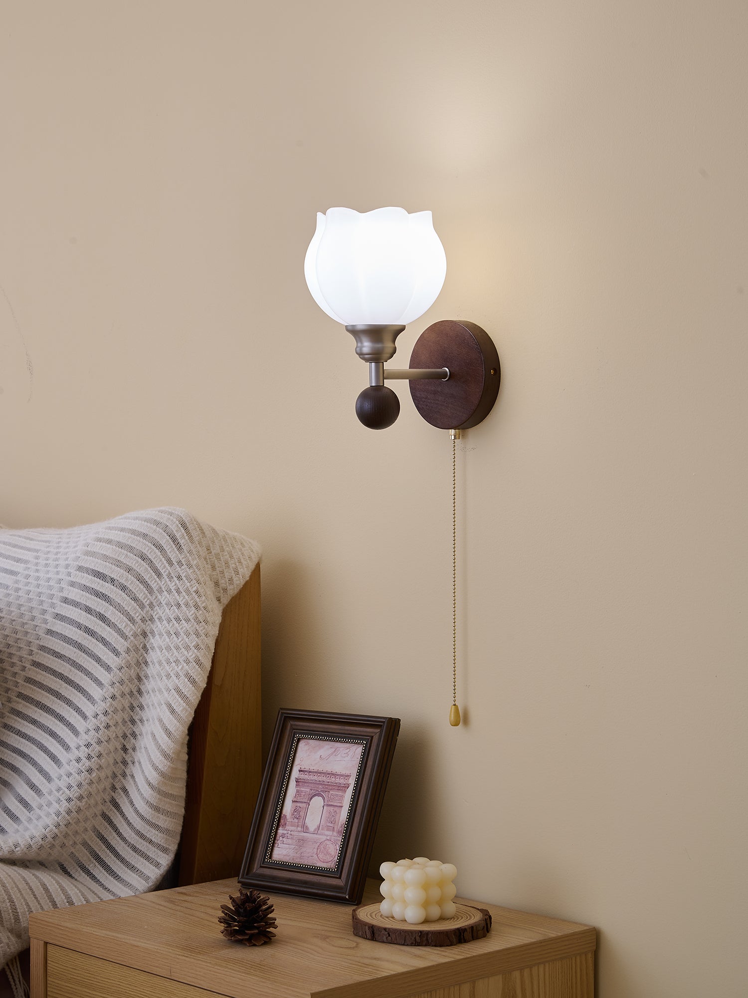 Lucille Elegance Classic Art Glass Wood Wall Lamp-Neutral Decor