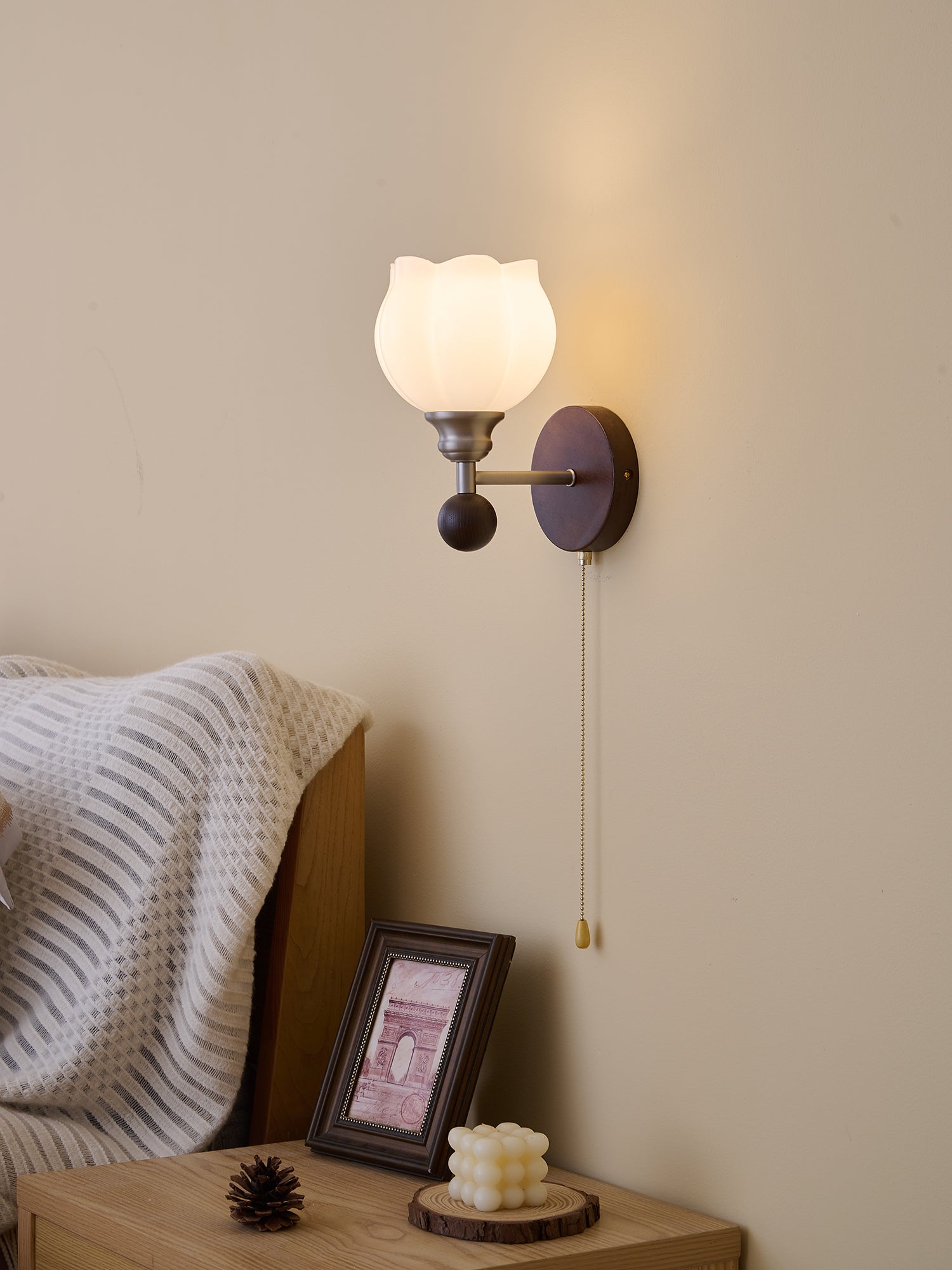 Lucille Elegance Classic Art Glass Wood Wall Lamp-Neutral Decor