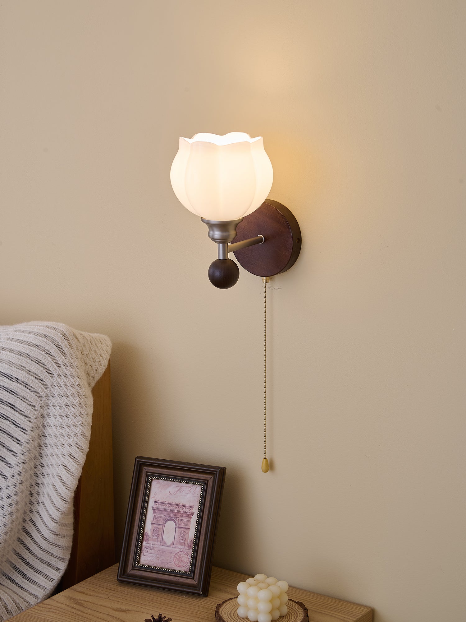 Lucille Elegance Classic Art Glass Wood Wall Lamp-Neutral Decor