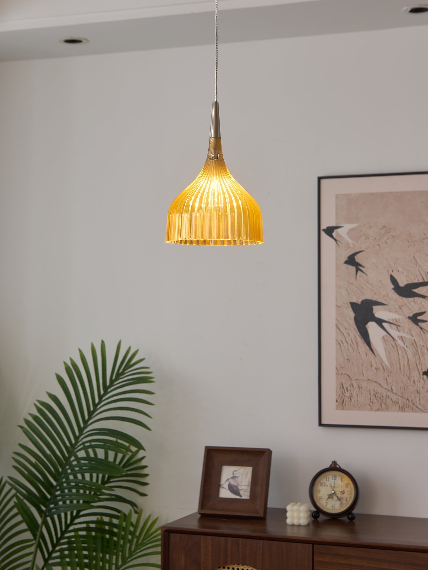 Durven Elegant Pendant Lamp-Neutral Decor