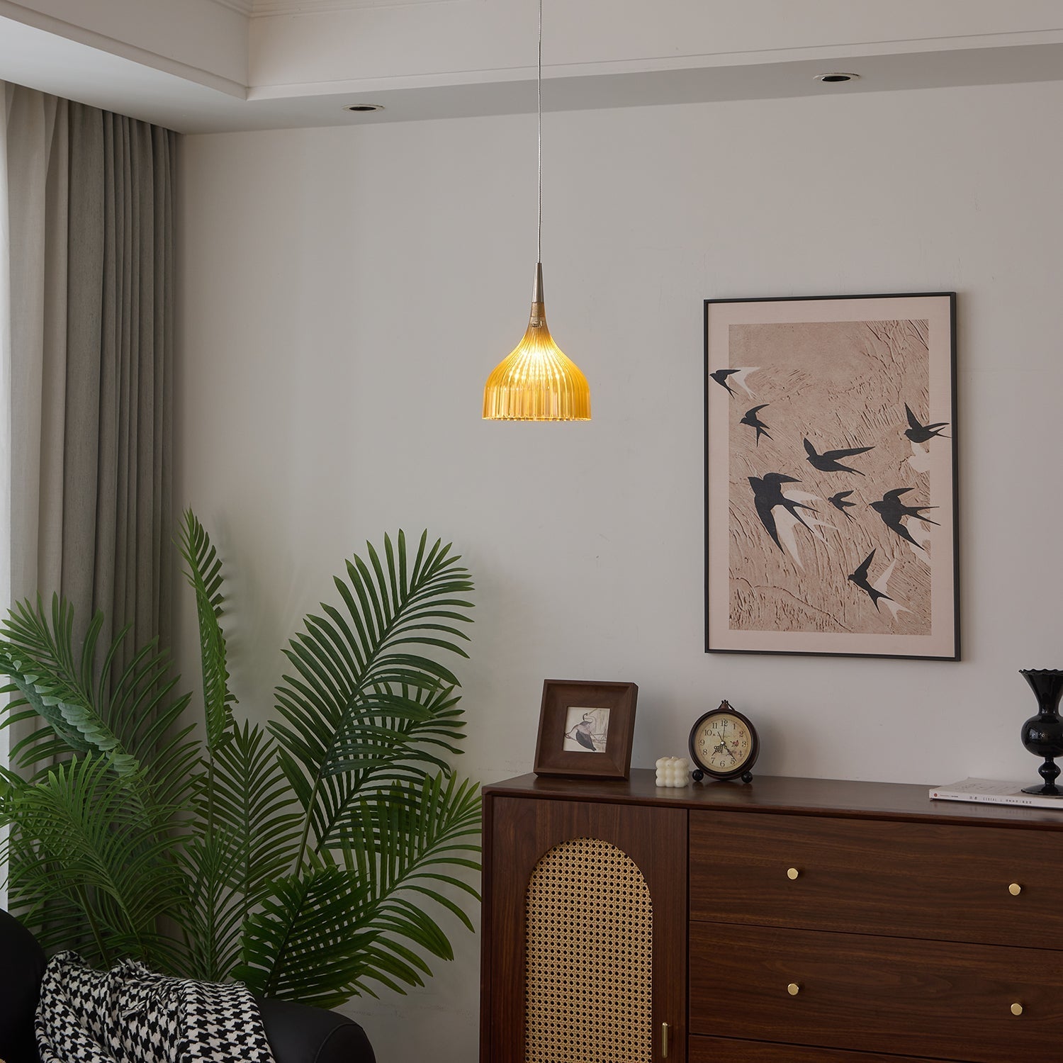 Durven Elegant Pendant Lamp-Neutral Decor