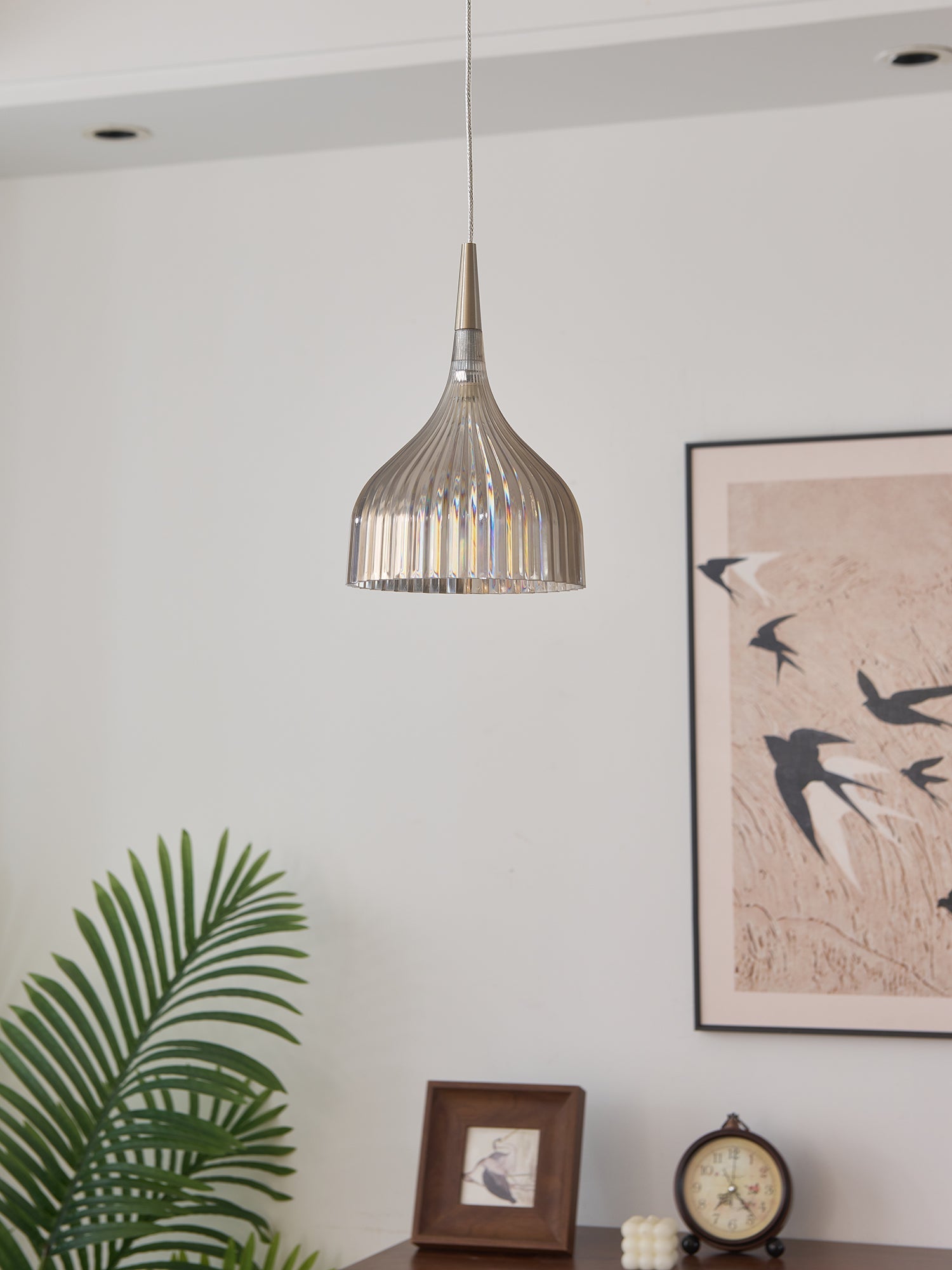 Durven Elegant Pendant Lamp-Neutral Decor