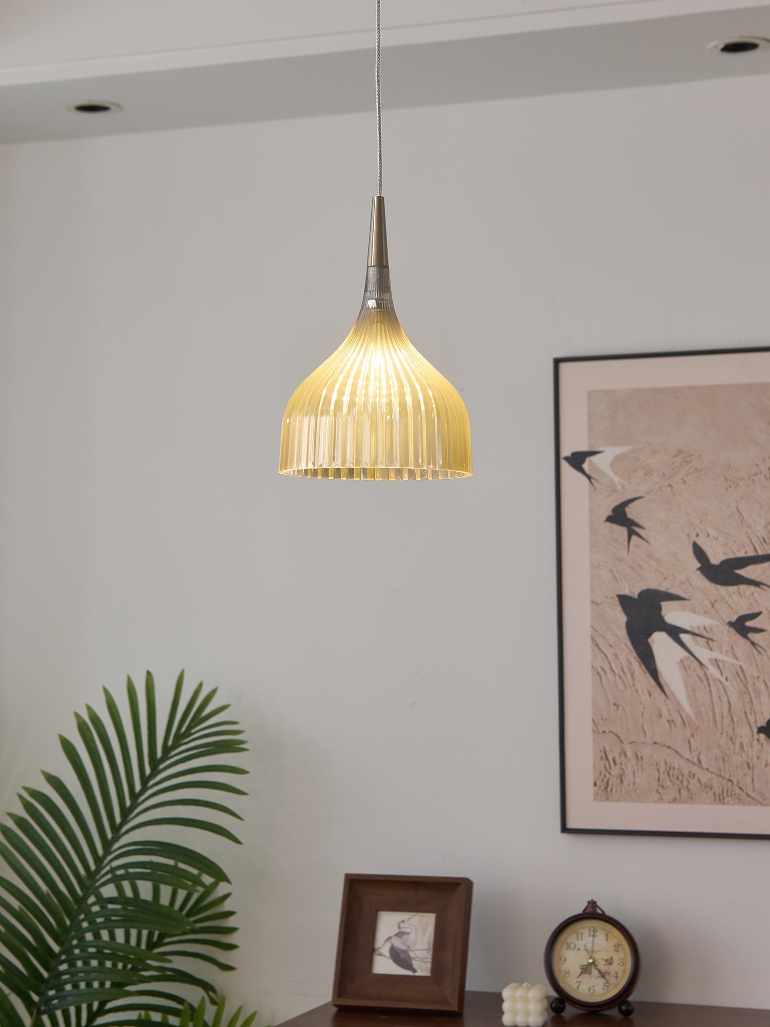 Durven Elegant Pendant Lamp-Neutral Decor