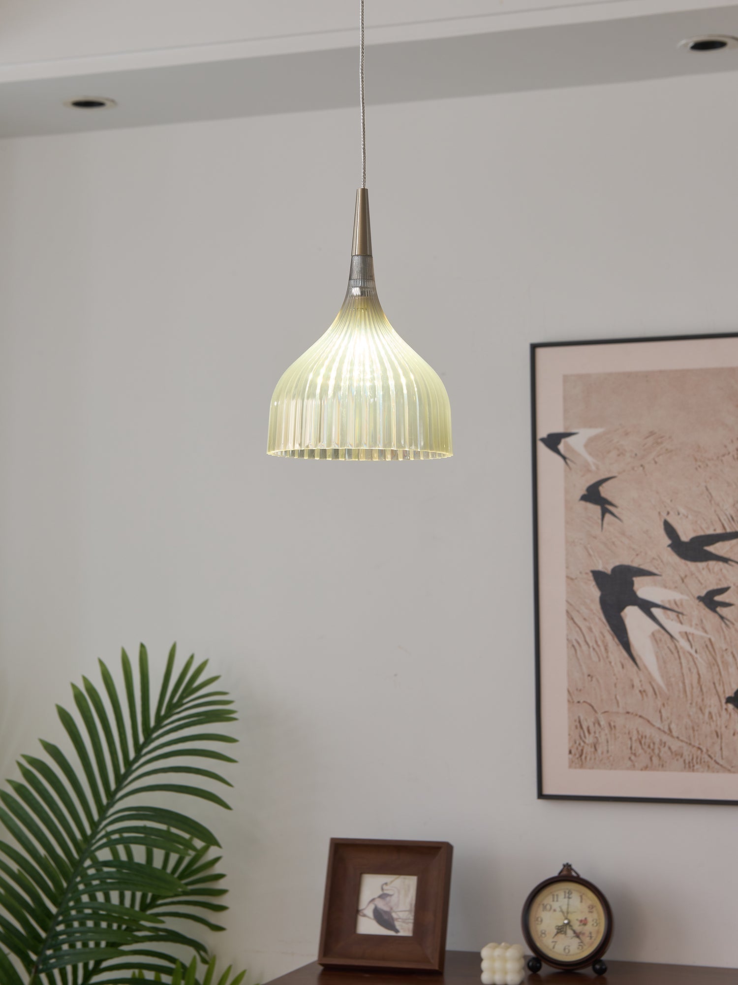 Durven Elegant Pendant Lamp-Neutral Decor